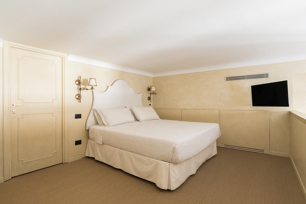 Luxurious Loft Facing The Pantheon