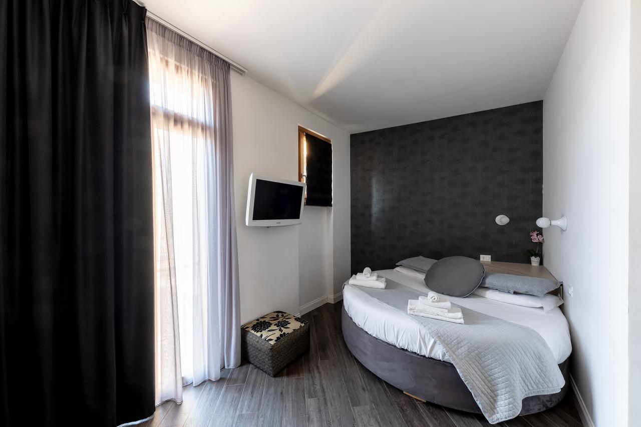 Blue Luxury 2* Rome