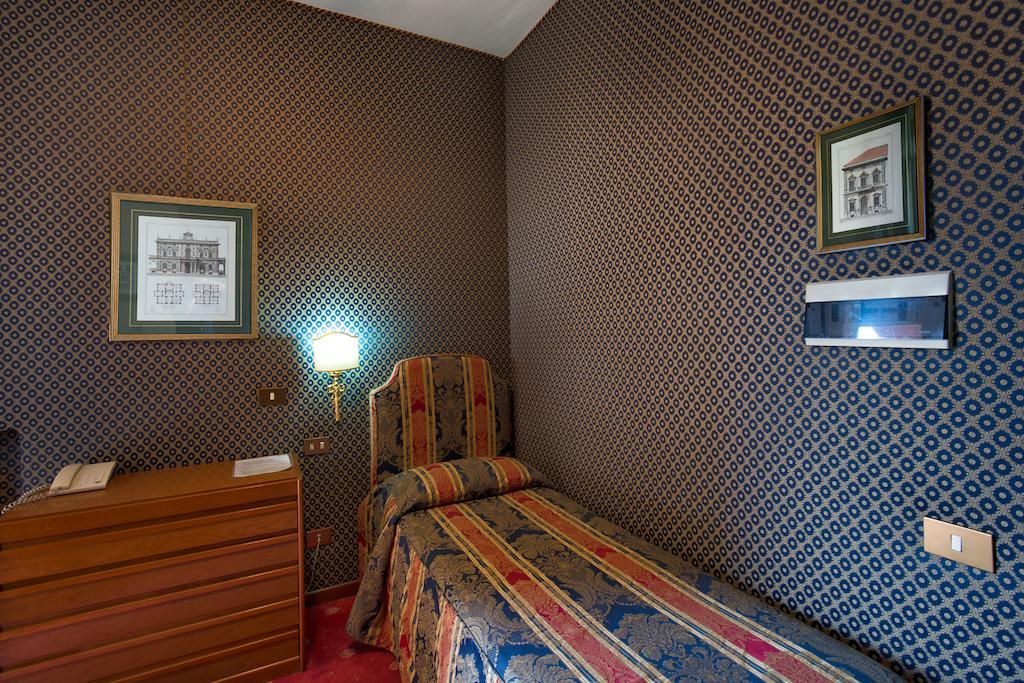 Ponte Bianco Hotel Rome