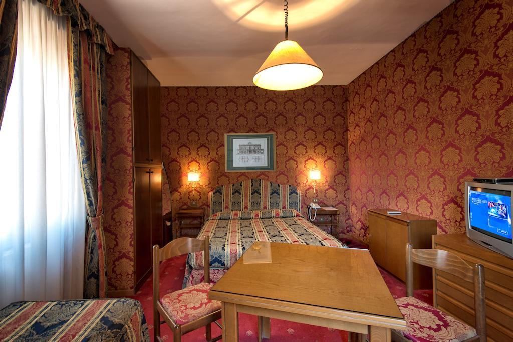 Ponte Bianco Hotel Rome