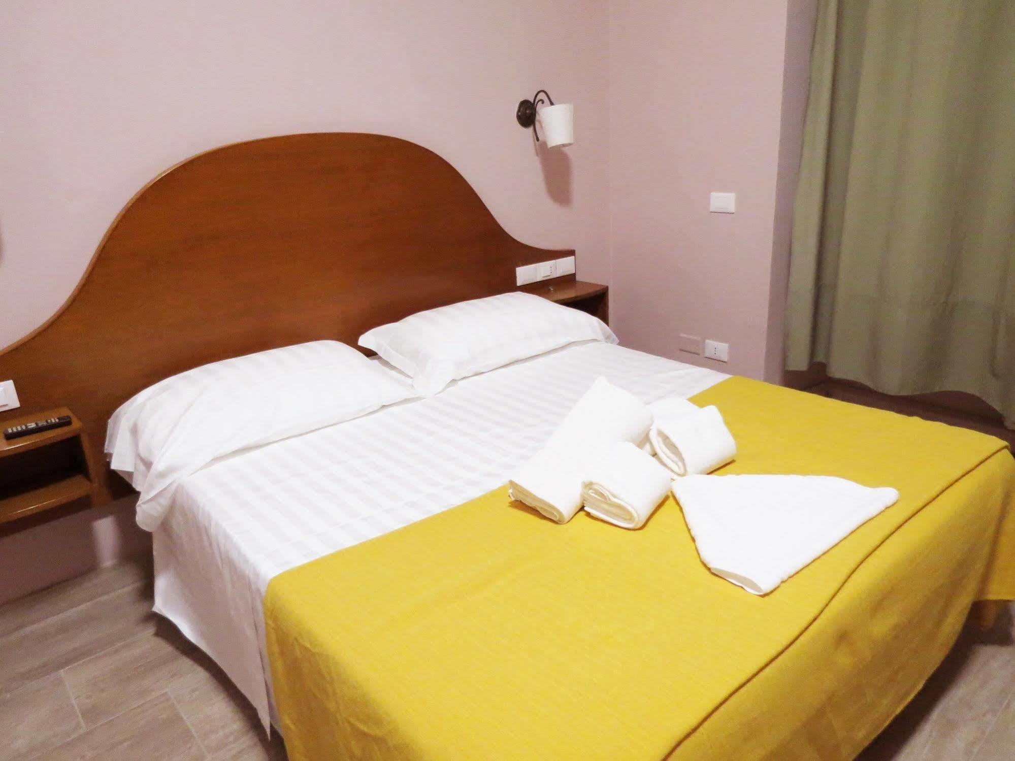 Hotel Paradise 2*