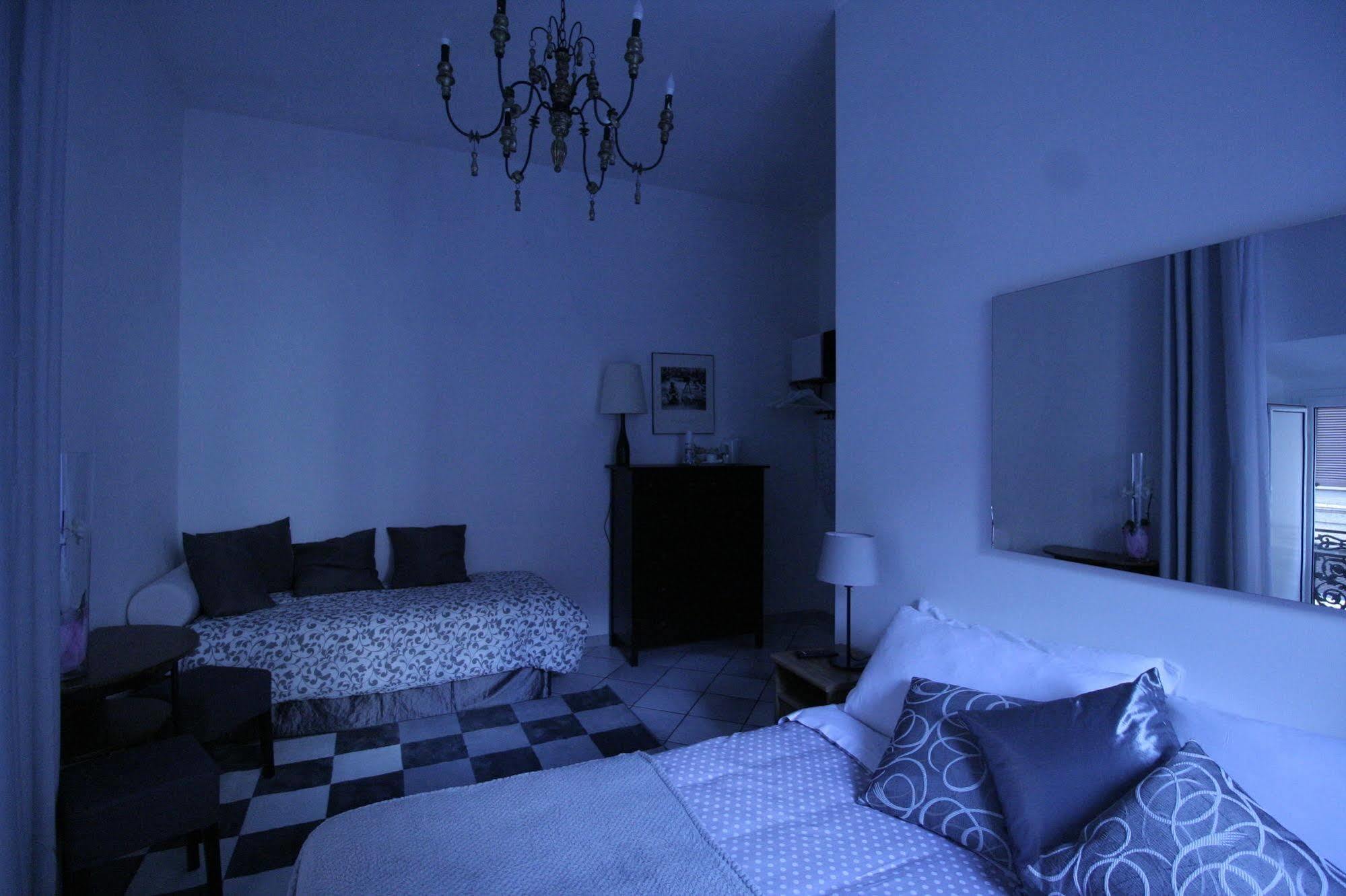 Couette-café Claudia 3*