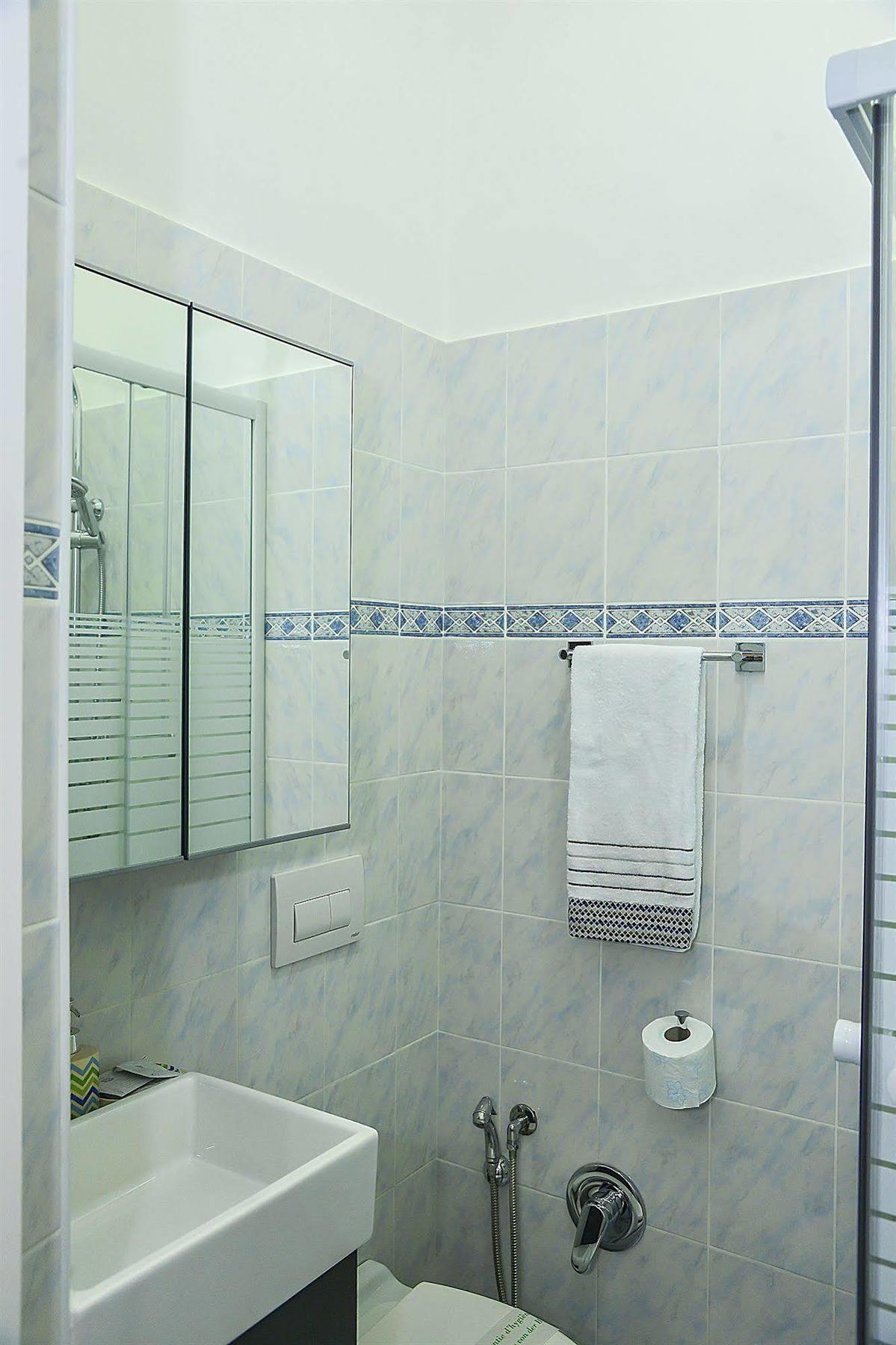 Kambal Relais Rome