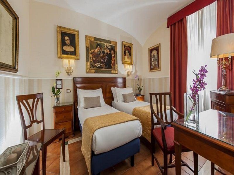 Hotel Des Artistes 3*