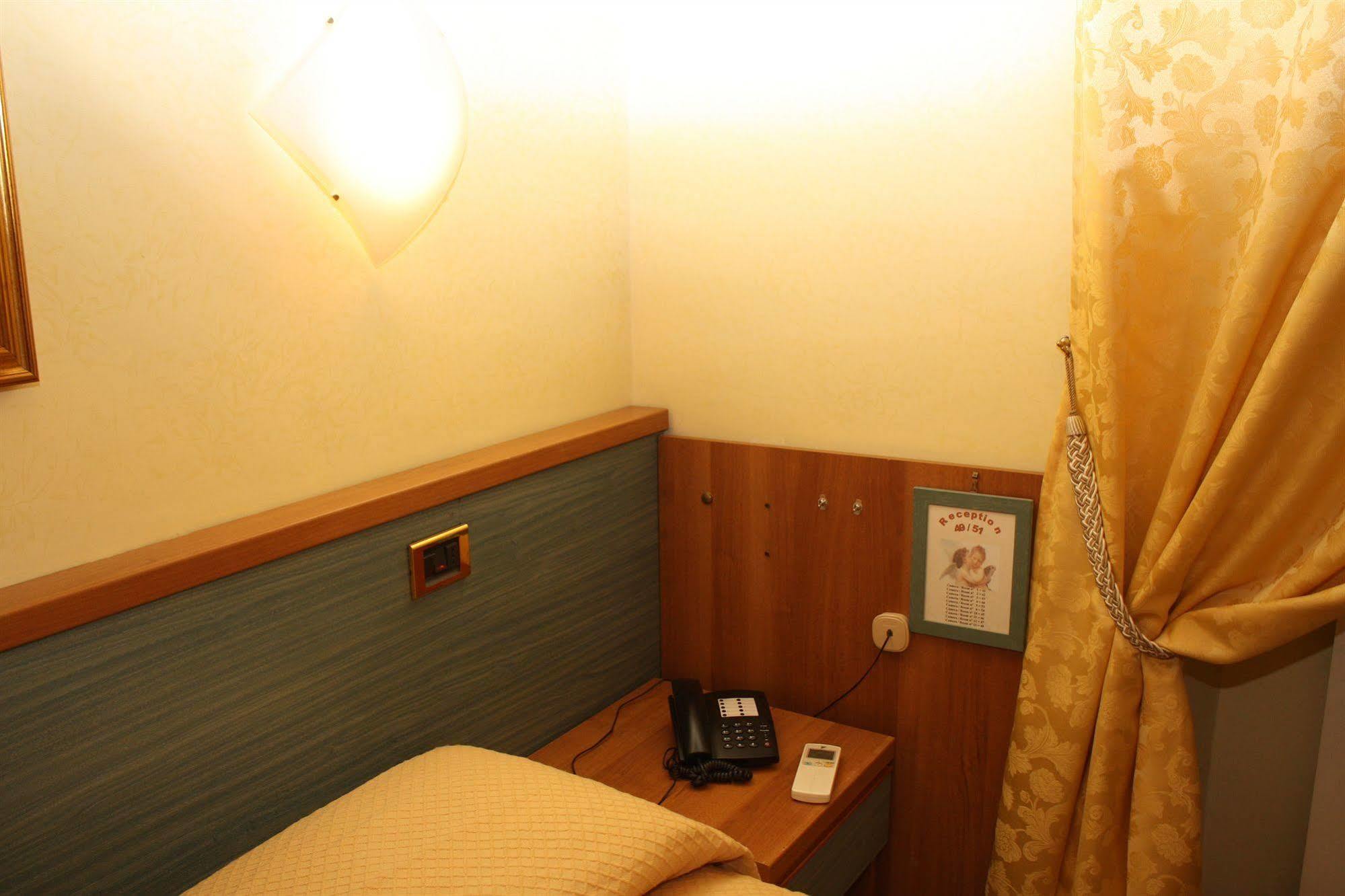Hotel Viennese Rome