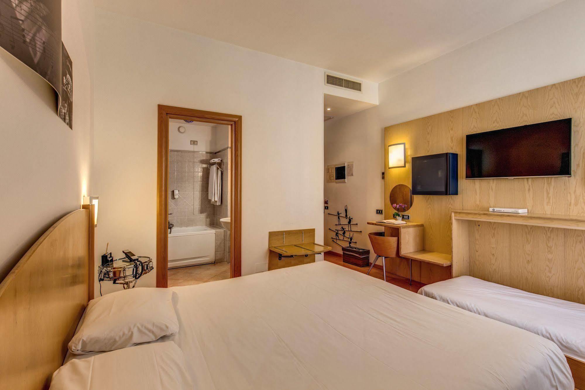 Hotel Franklin Feel The Sound 3*
