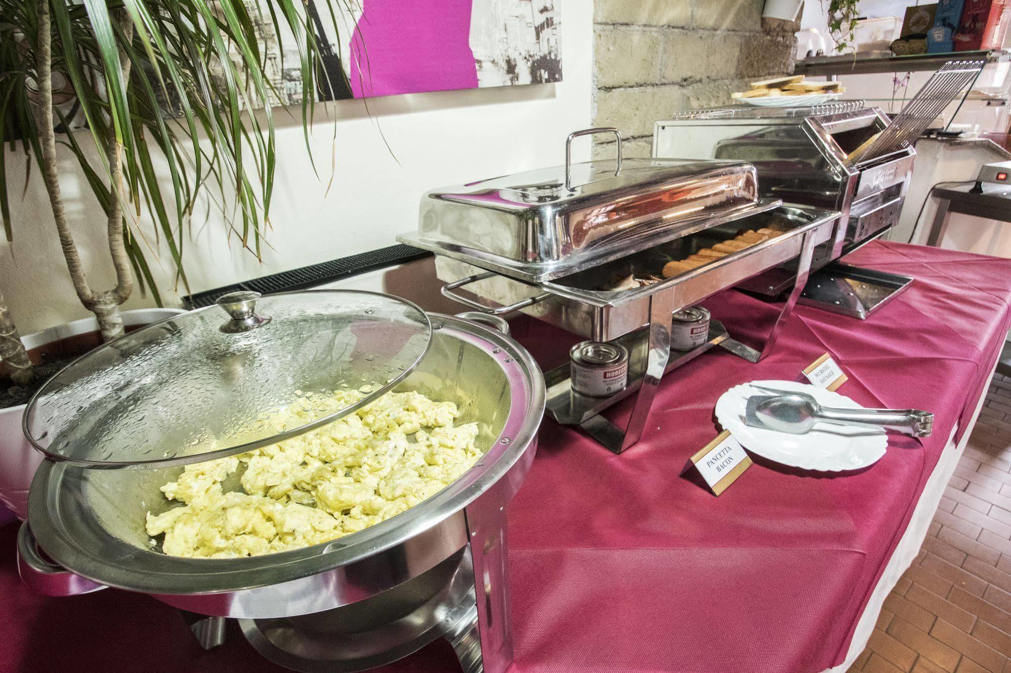 Flaminio Village Park Campeggio 4*