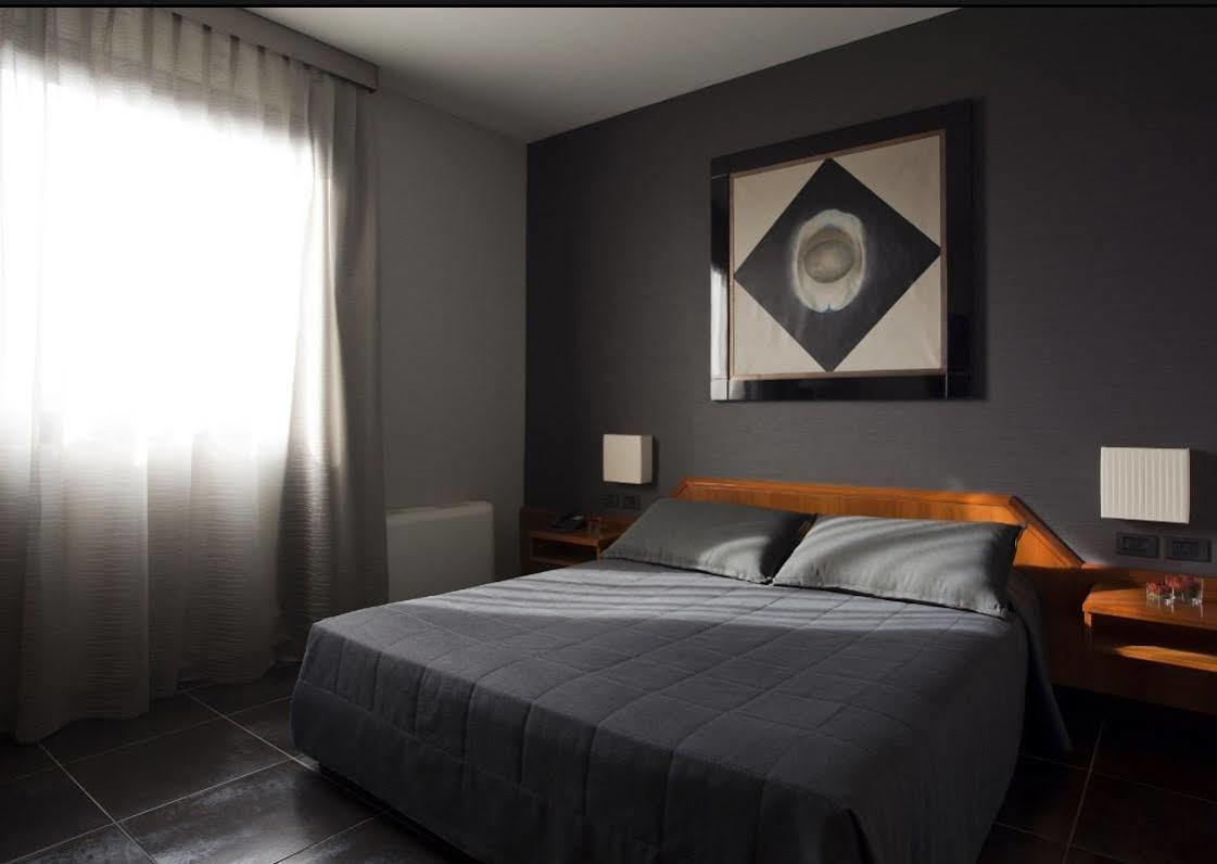 Hotel Zone