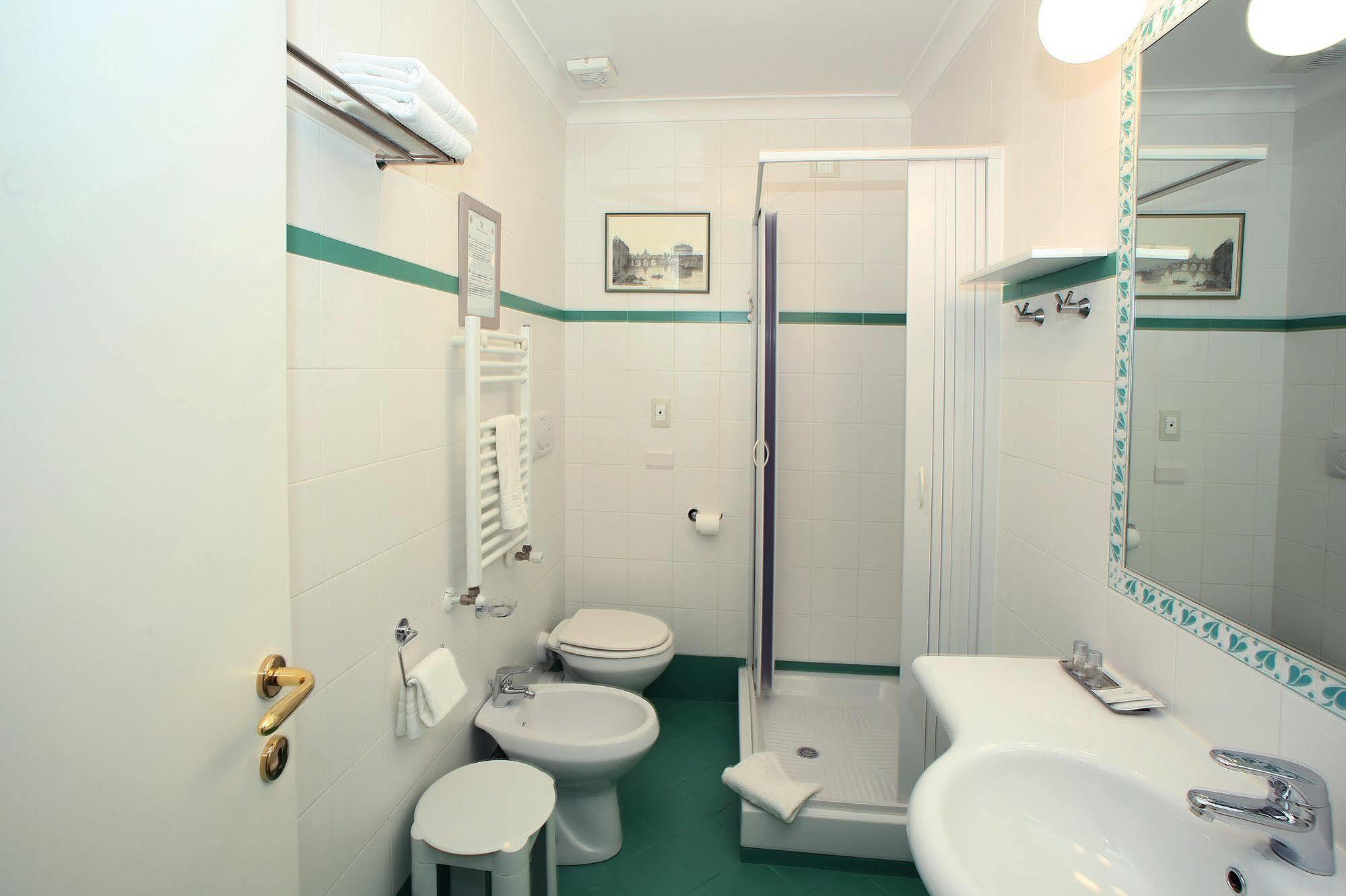 Residenza Ponte Sant'angelo Guest house 2*