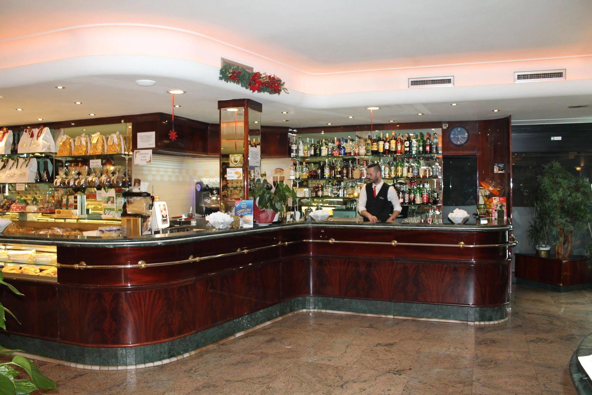 Vitti Hotel