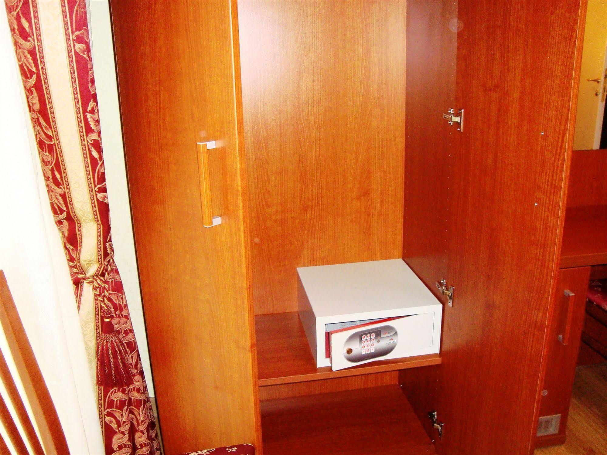 Residenza Fermi Guest house Rome