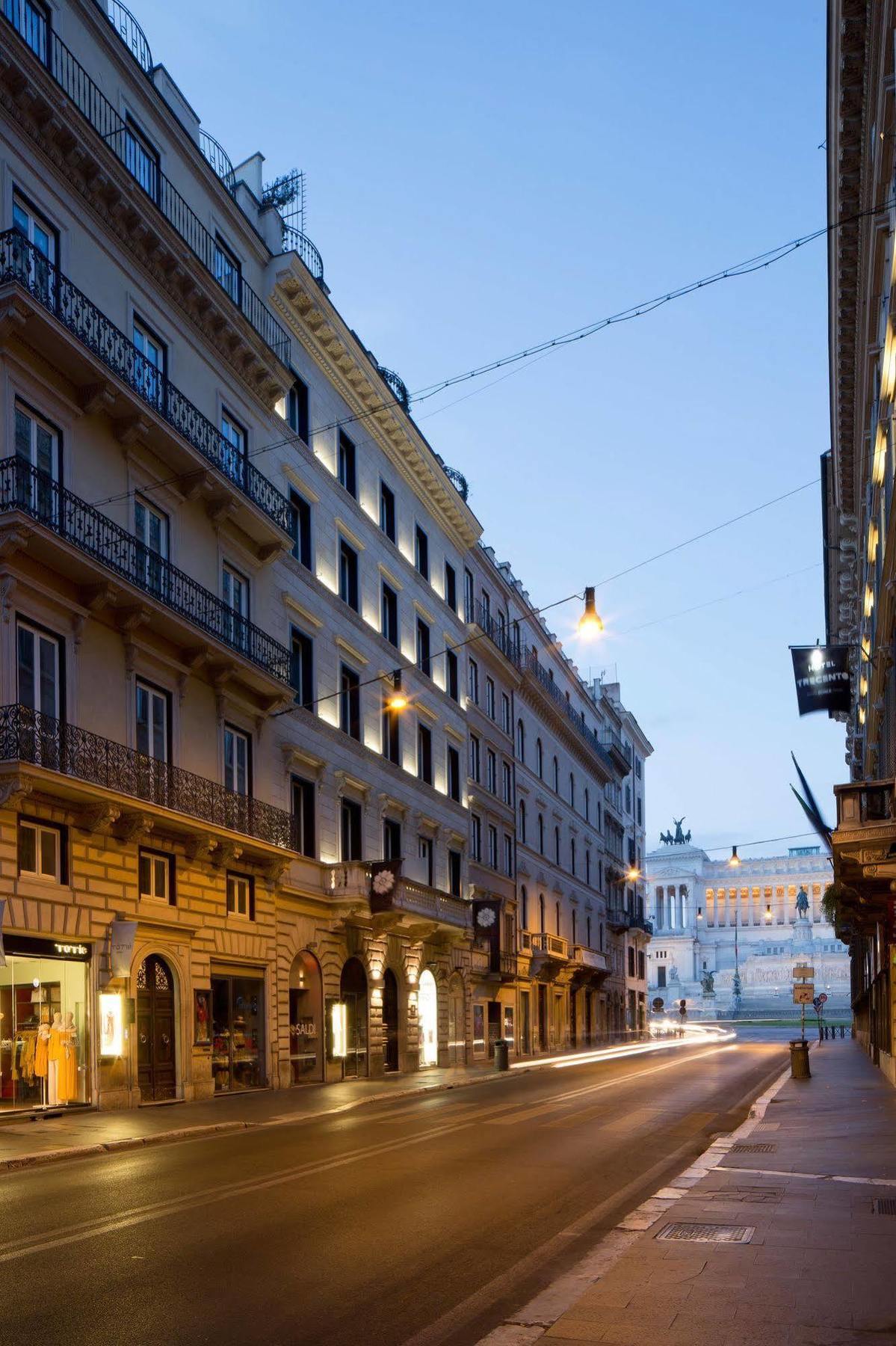 Via Del Corso 3*