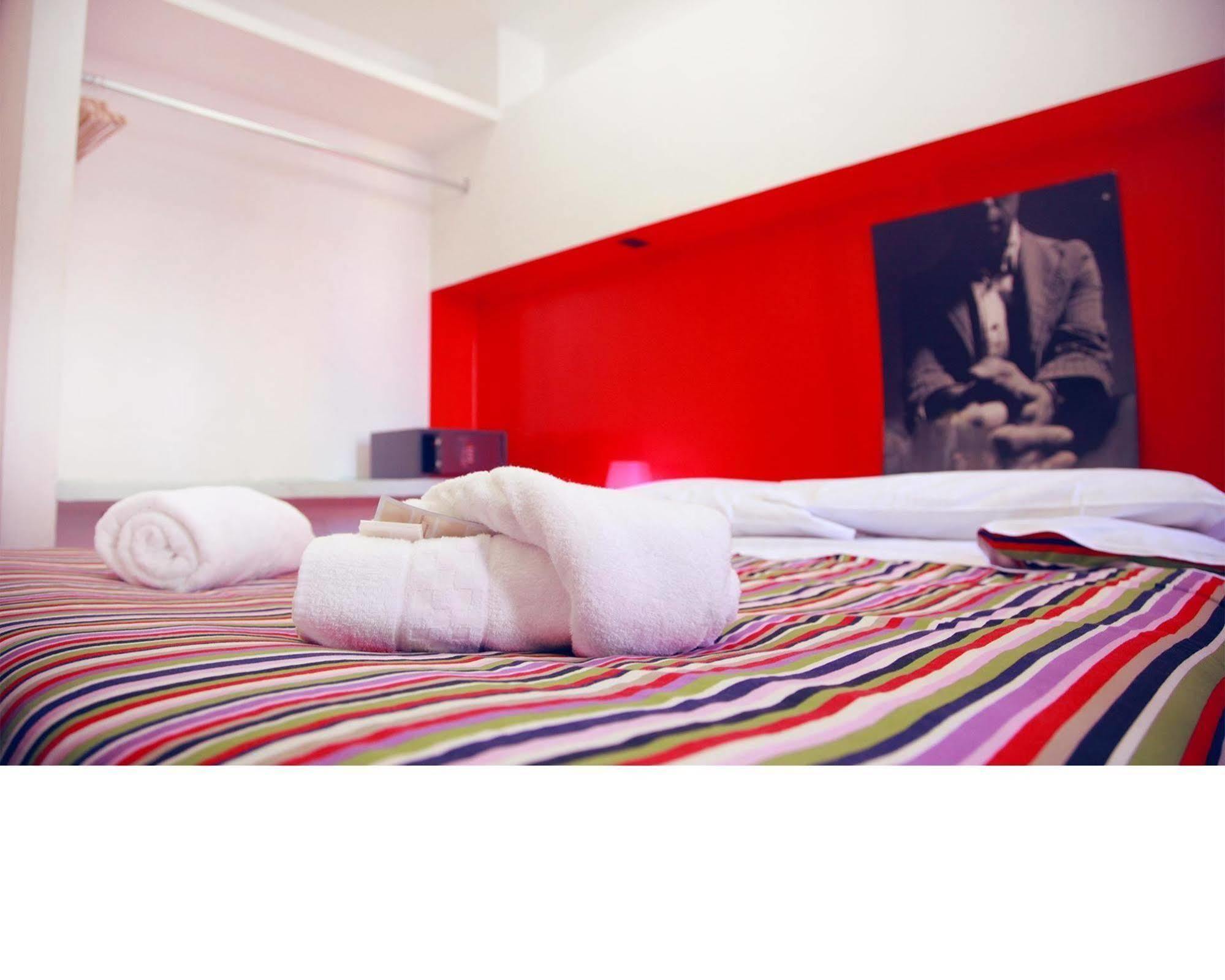 Hostel M&j Place