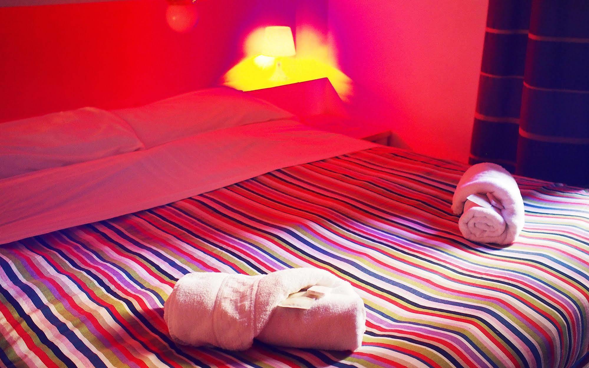 Hostel M&j Place *