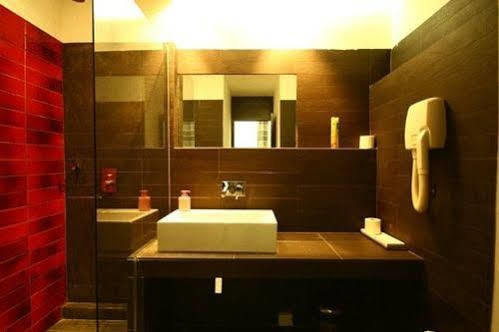 Hostel M&j Place