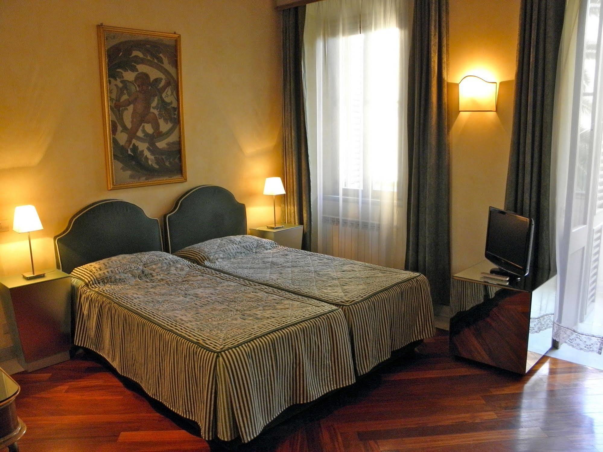 Residenza Al Corso Bed & Breakfast 3*