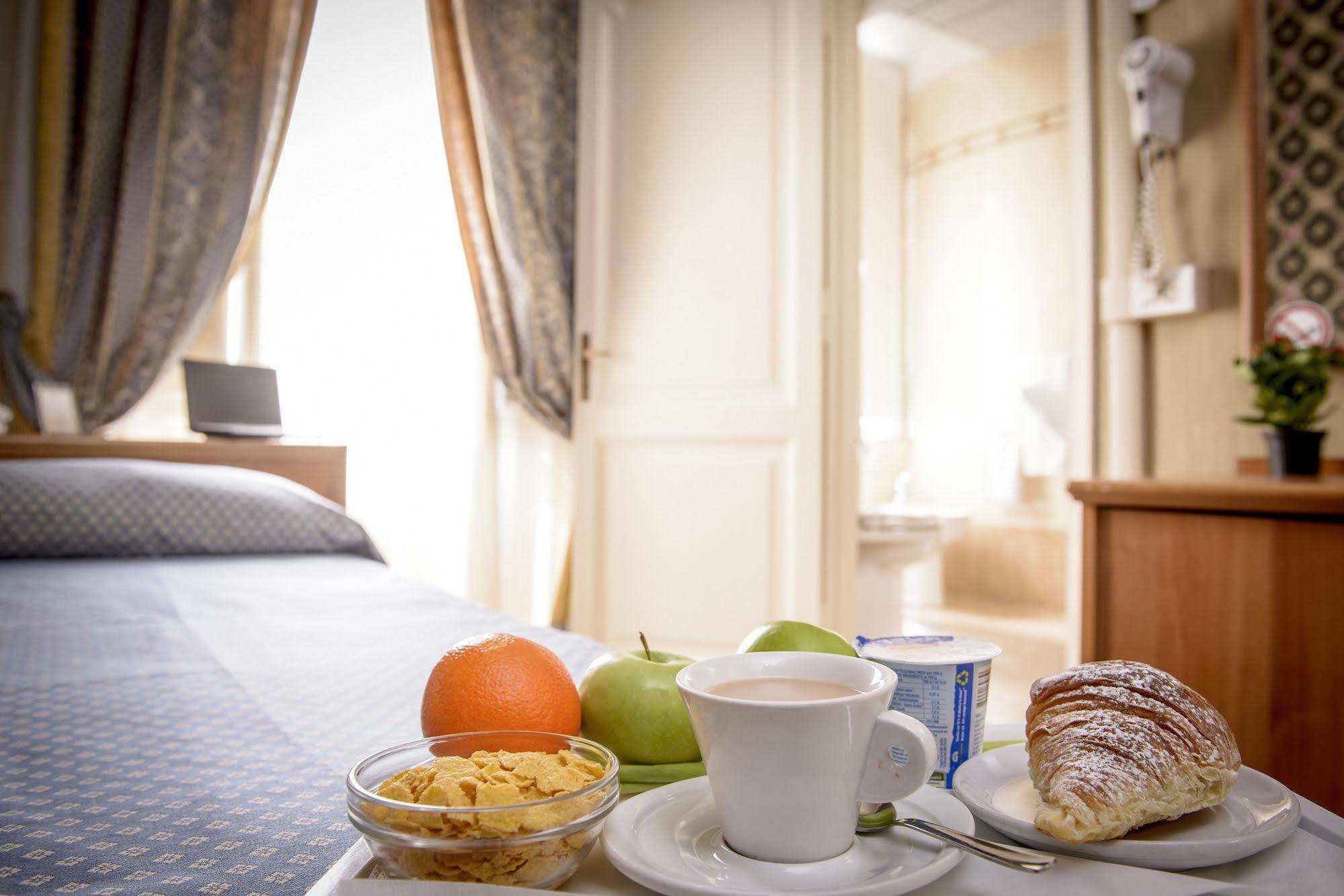 Emmaus Hotel 3*
