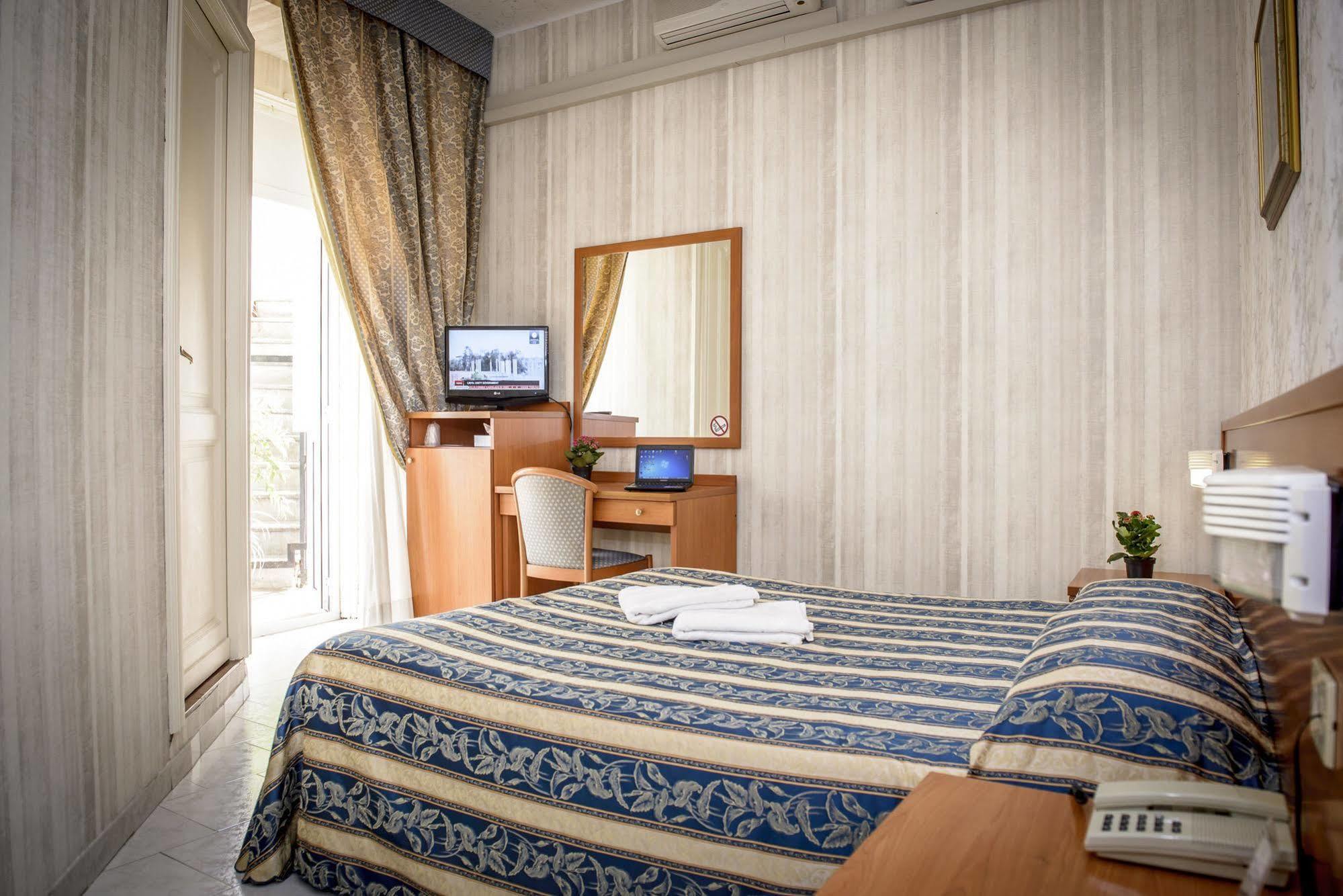 Emmaus Hotel 3*