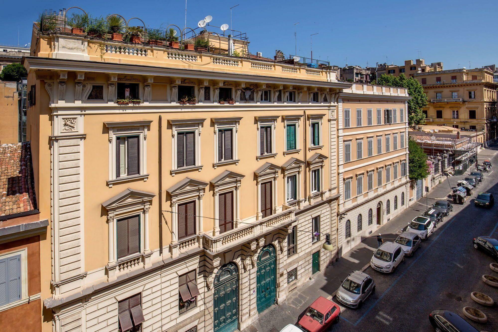 Aenea Couette-café Rome