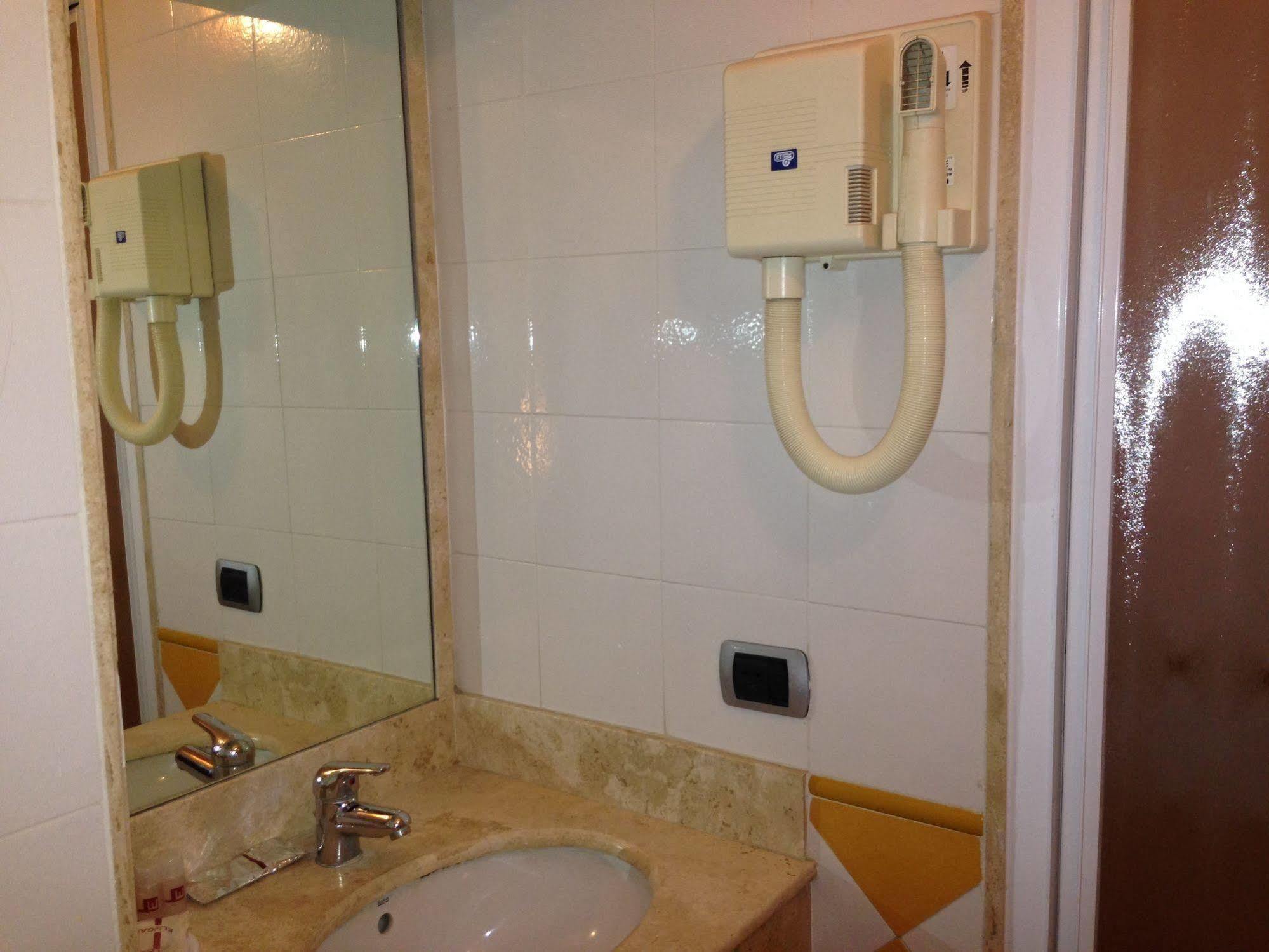Fenicia Hotel 2*