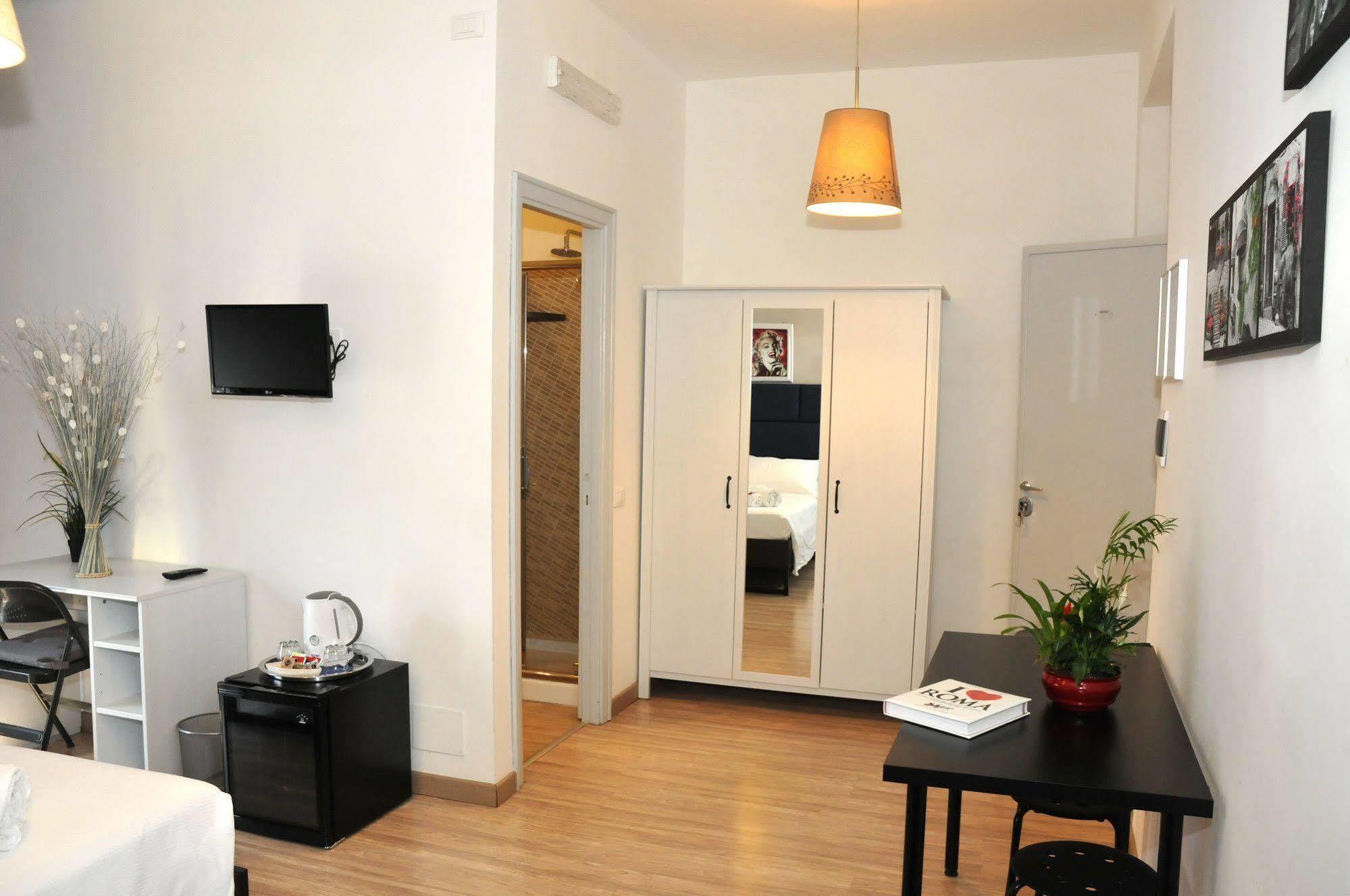 Couette-café Check-inn 3*