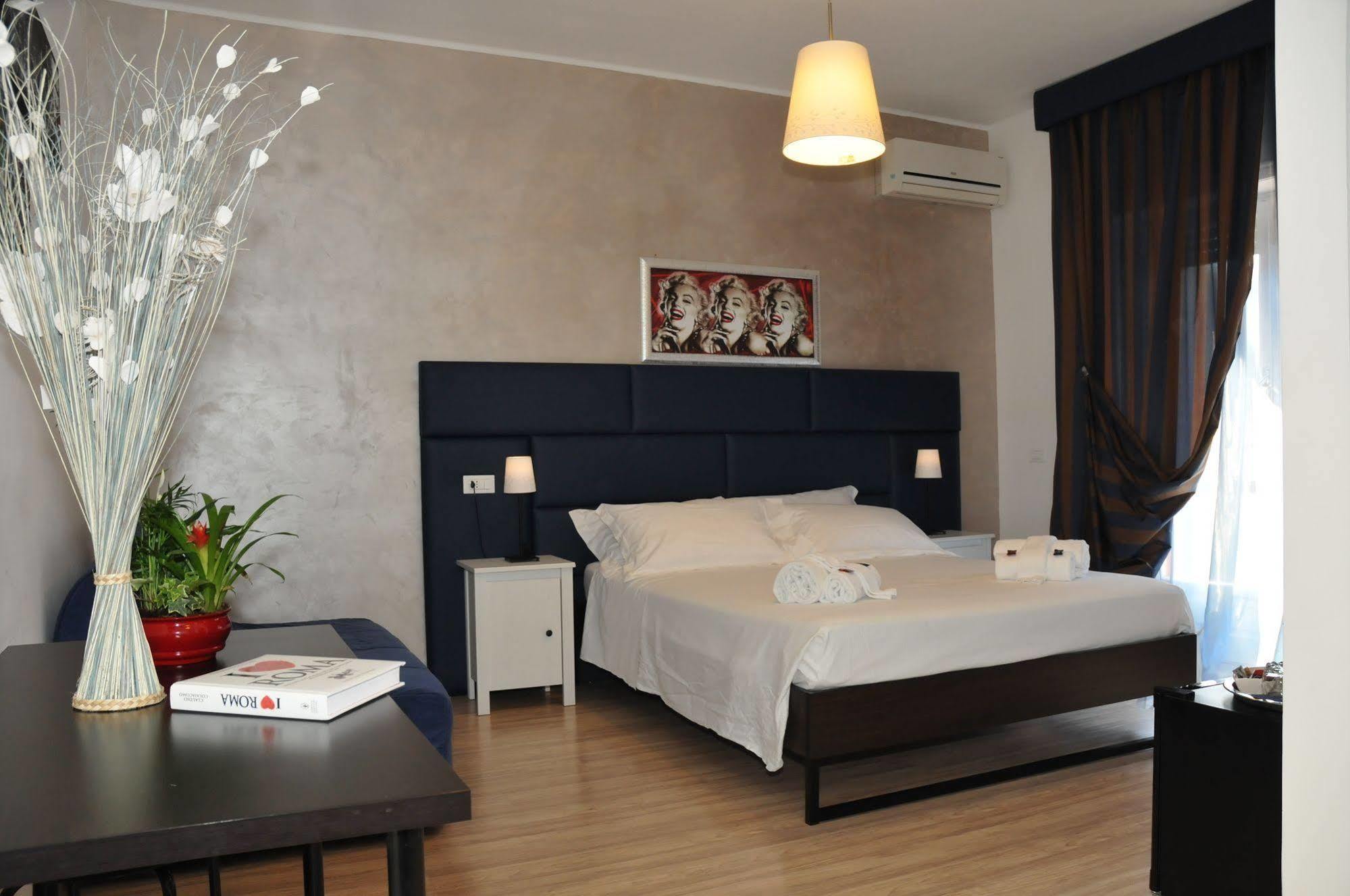 Couette-café Check-inn 3*