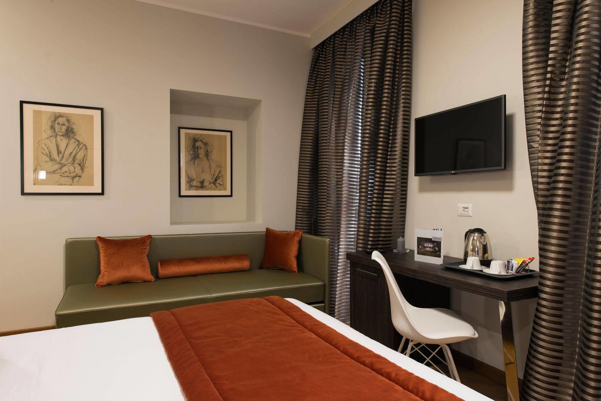 Navona Theatre Hotel 3*