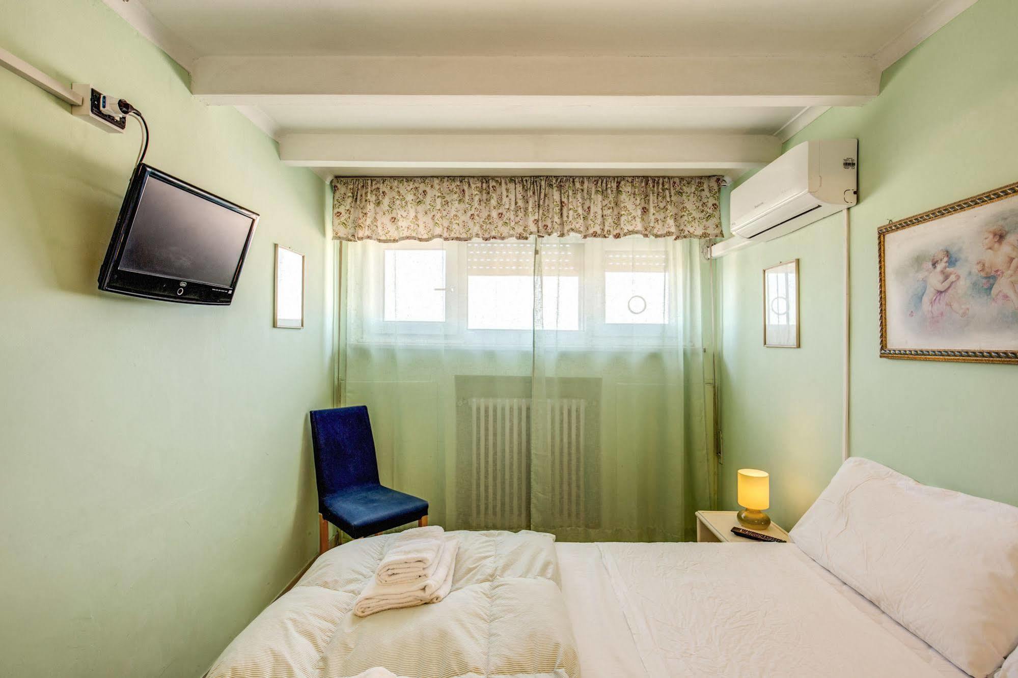 Bed & Breakfast Piramide Terrace Rome