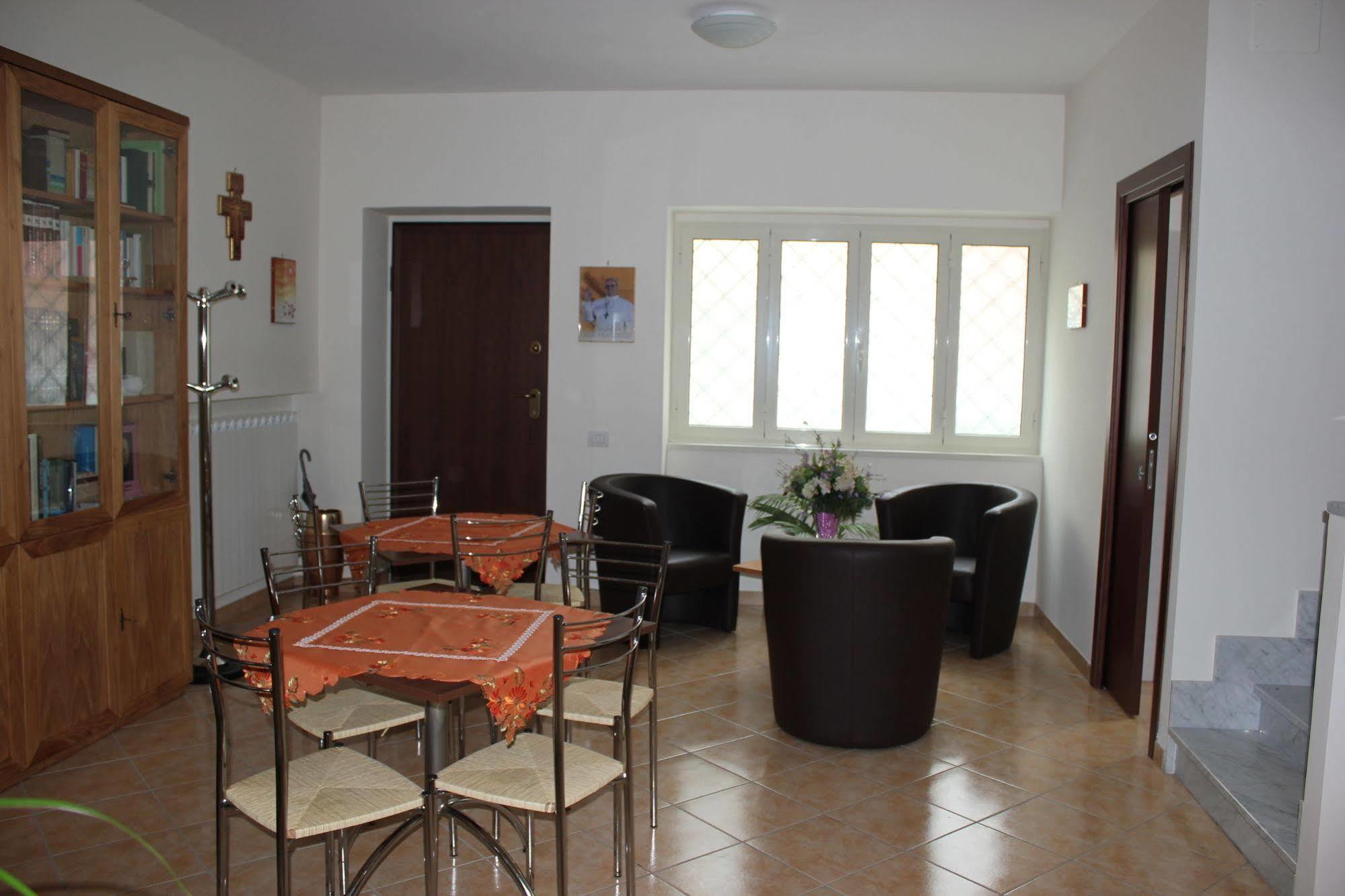 Affittacamere Casa Per Ferie Beato Rosaz
