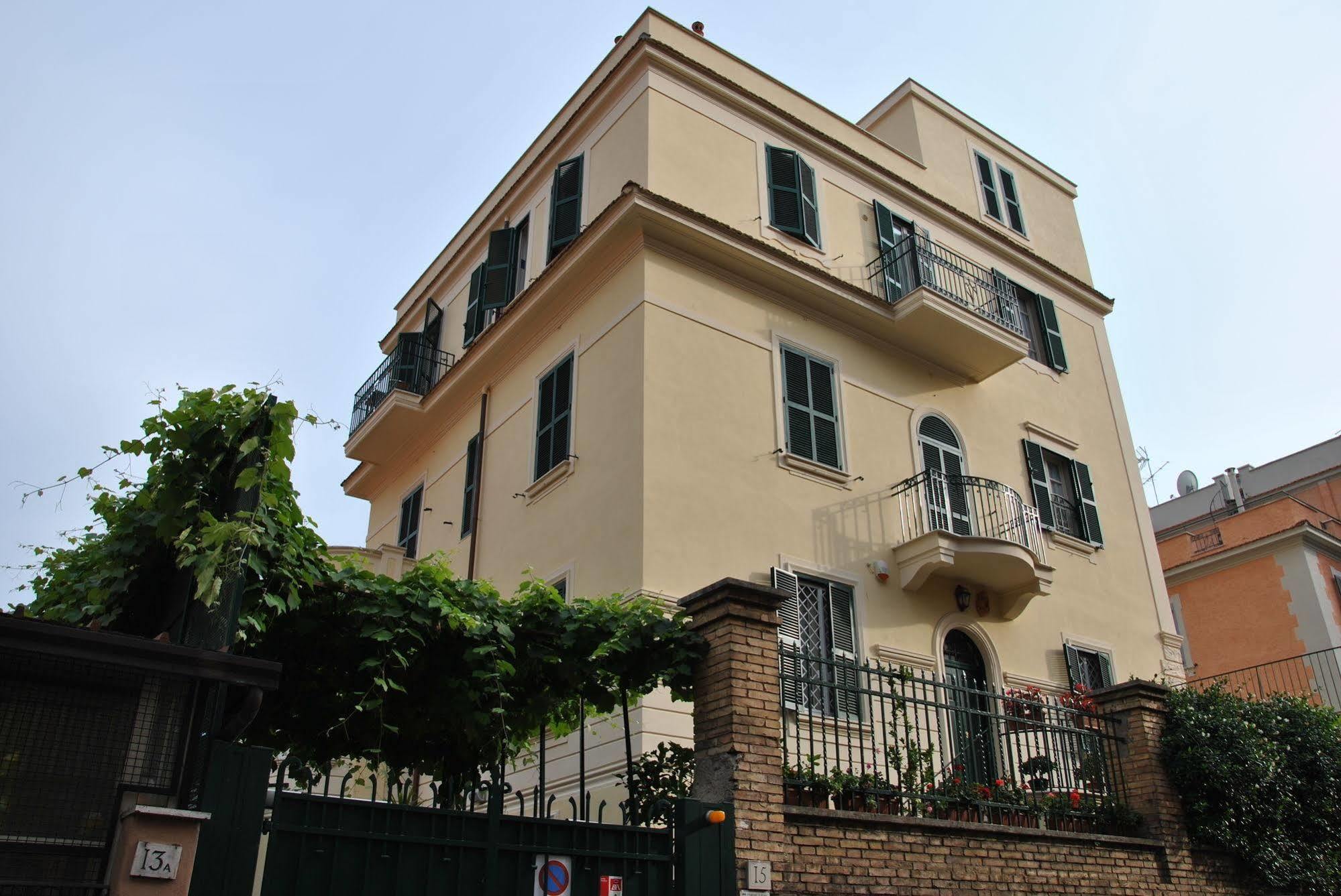 Casa Per Ferie Beato Rosaz 3*