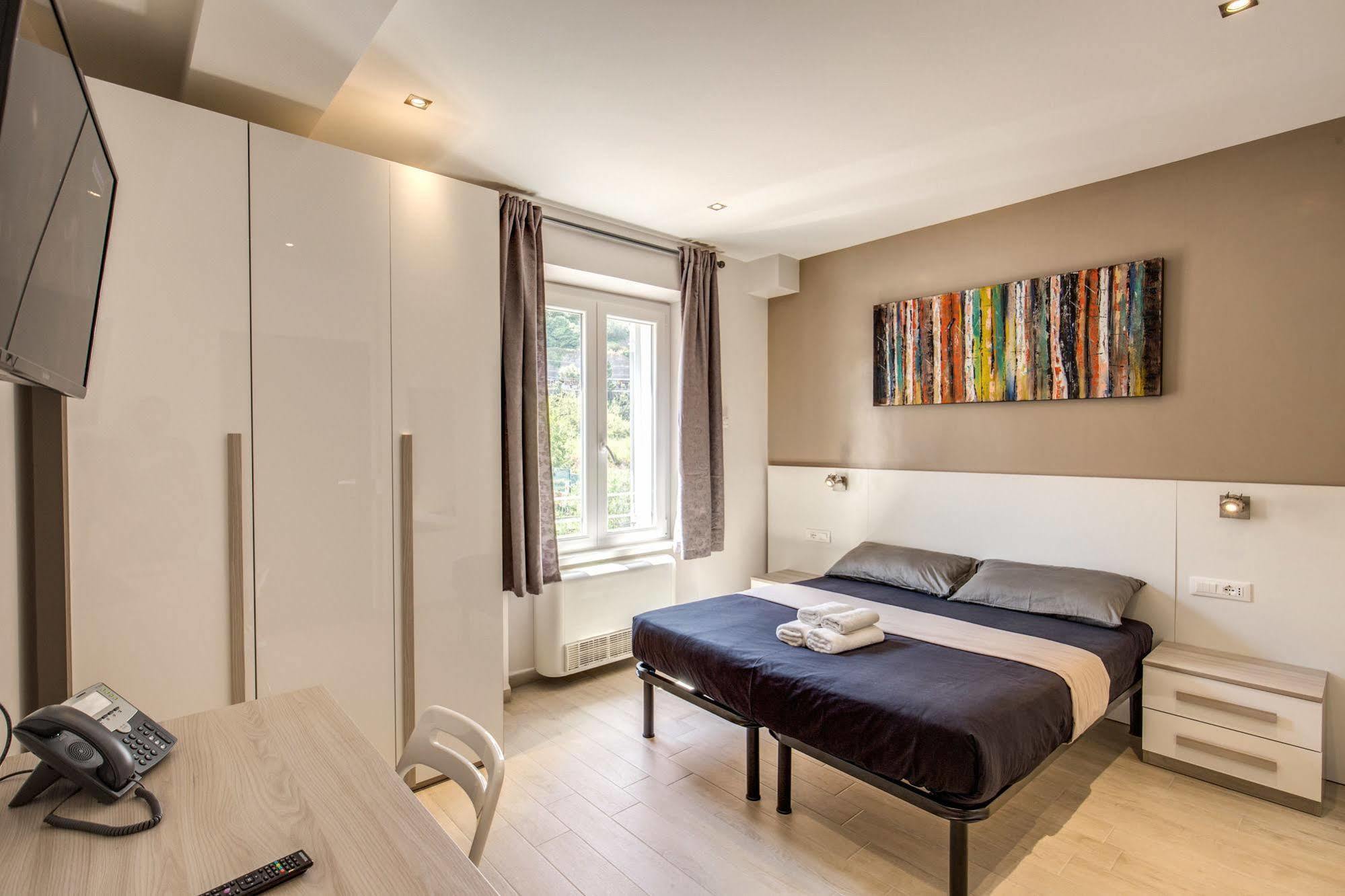 Aurelia Vatican 3*