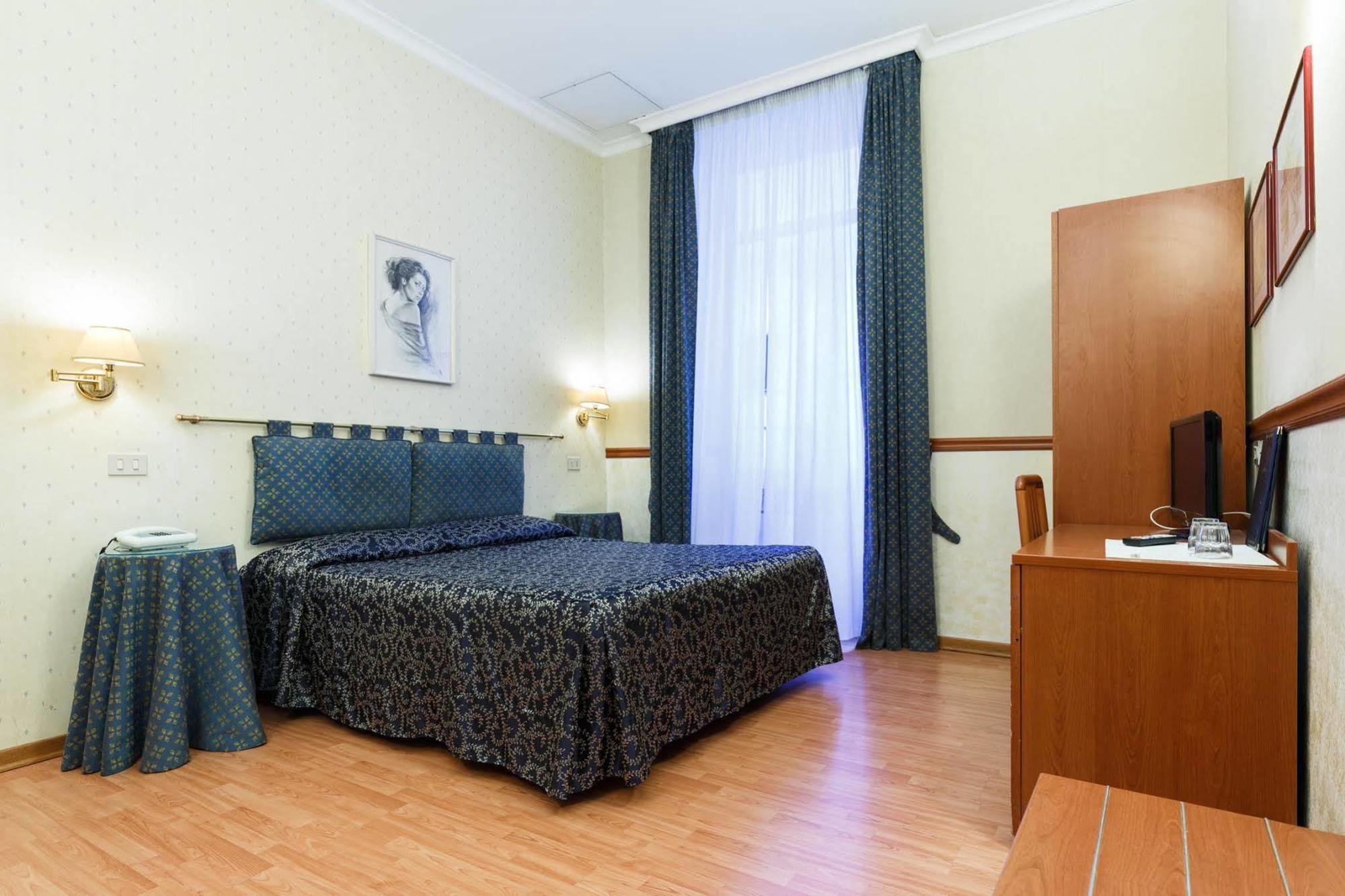 Paris 3* Rome