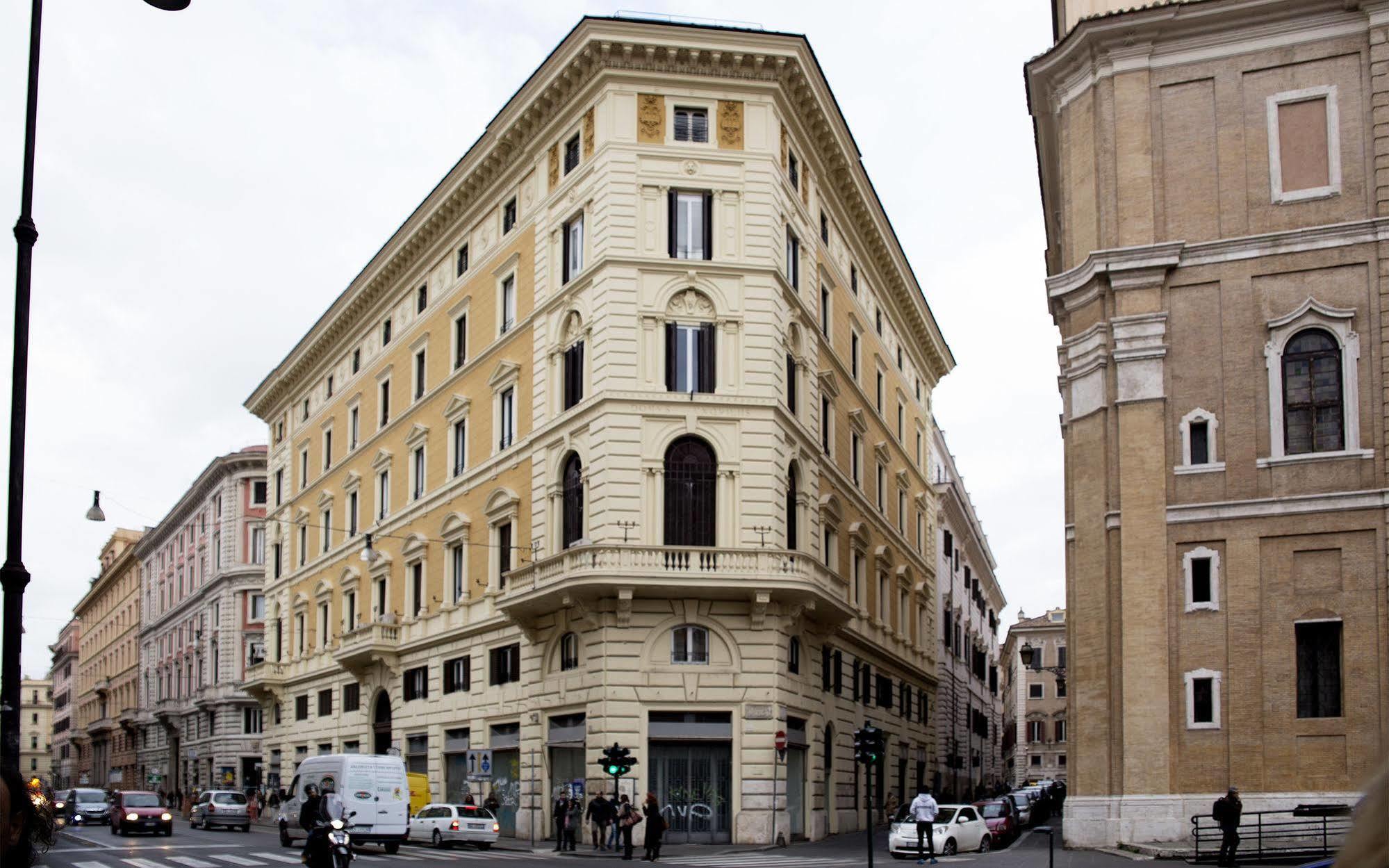 & 2* Rome