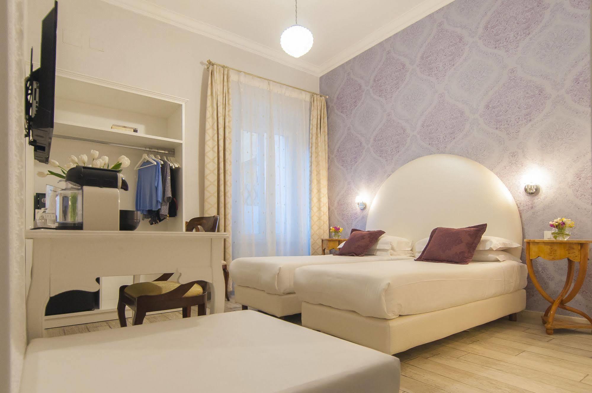 Ripetta 3* Rome