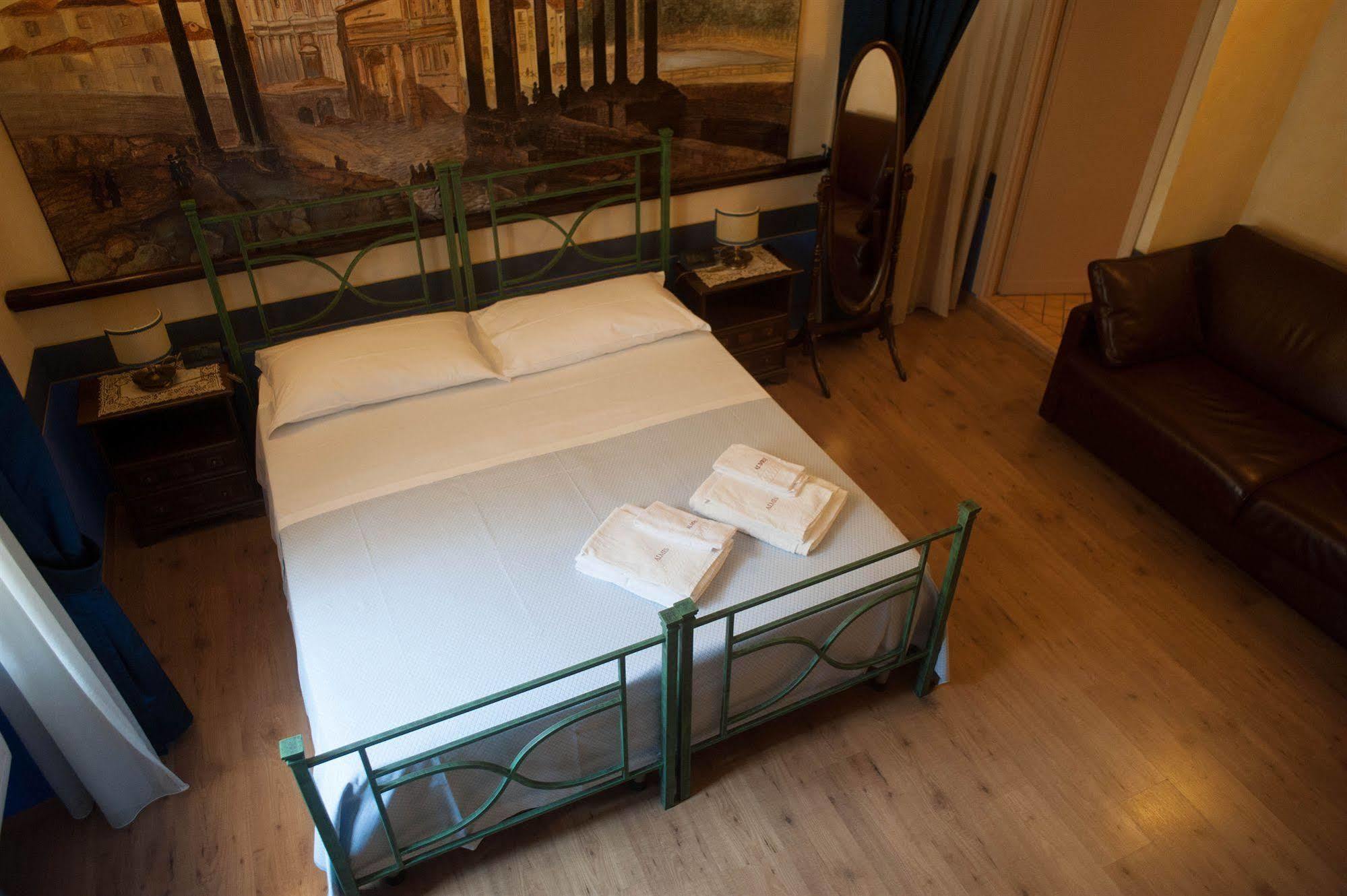 Almes Guest house 2*