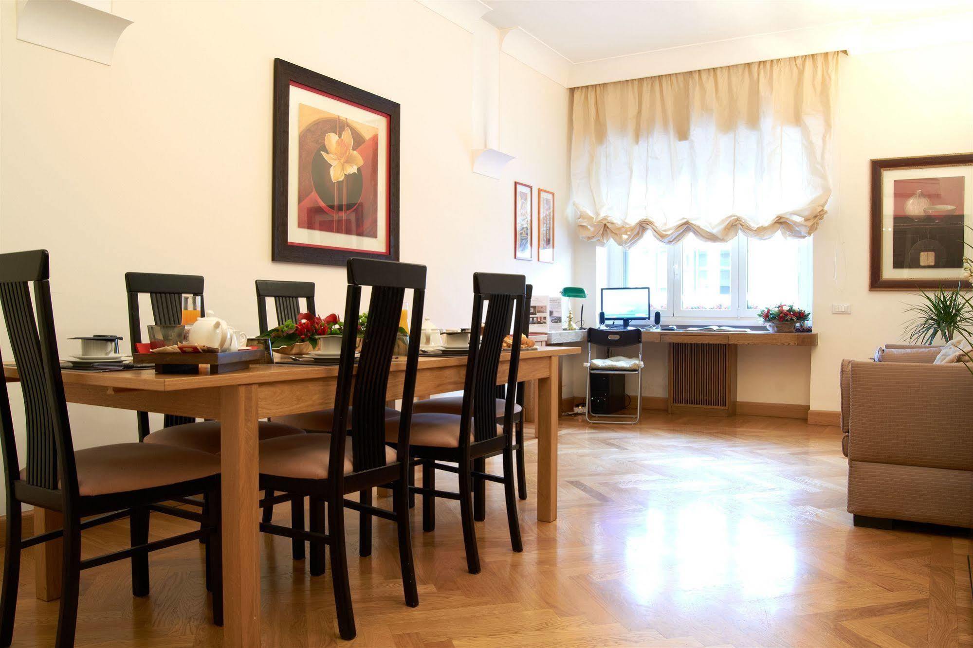 Bed & Breakfast Domus Cavour 3*
