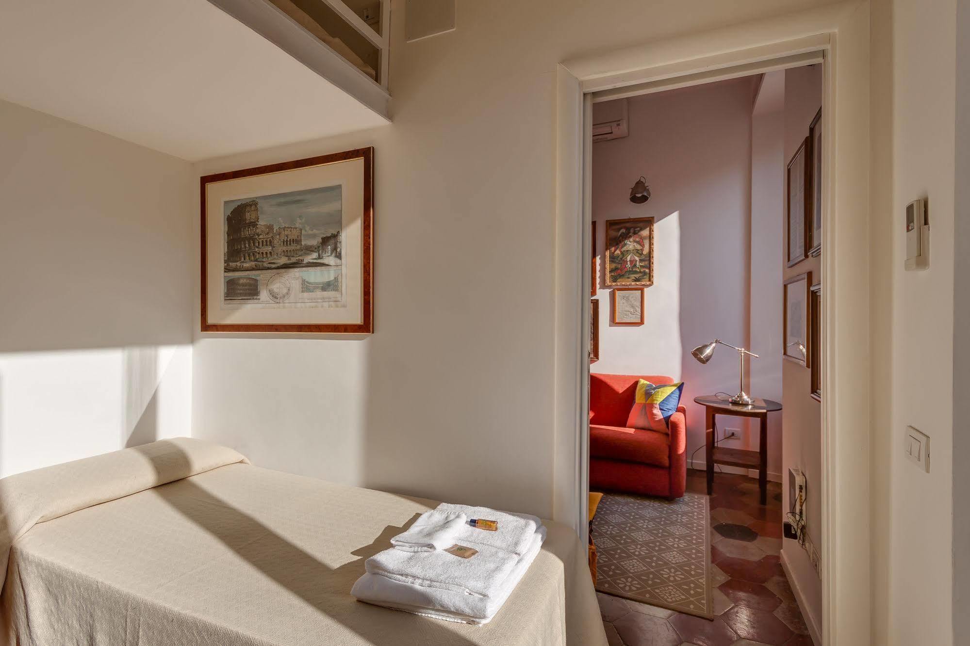 Holidays Monti Roma