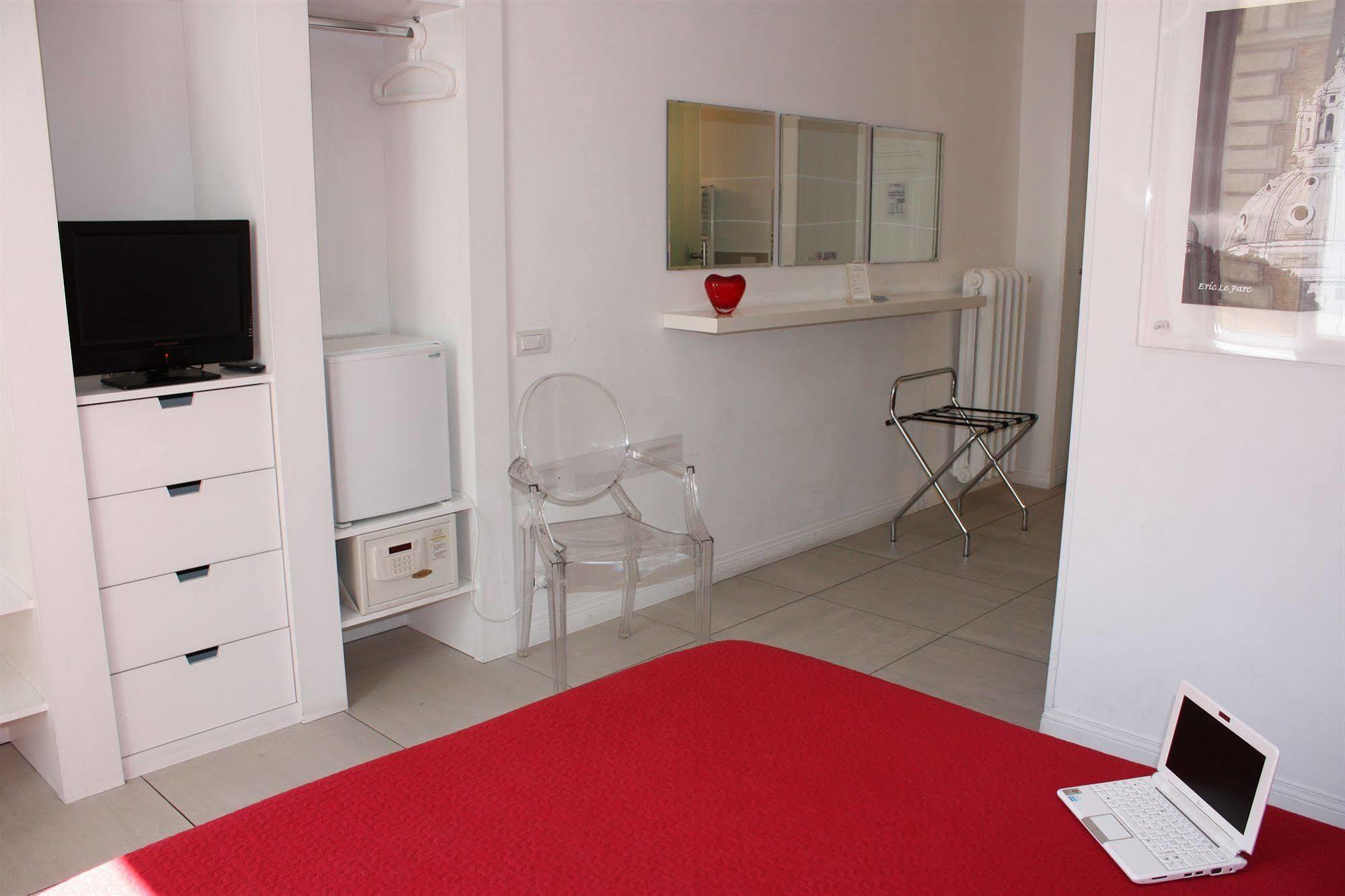 Enjoy Hotel 3*