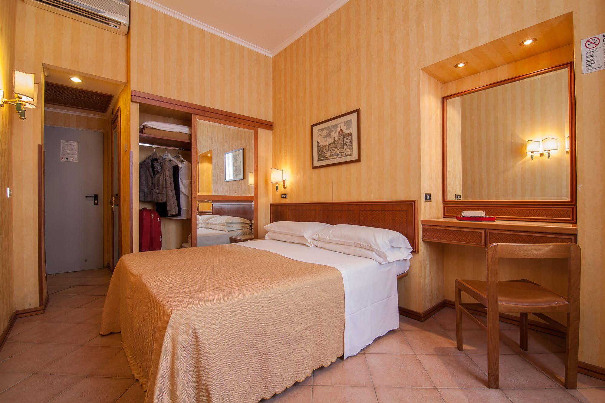 Flora Hotel