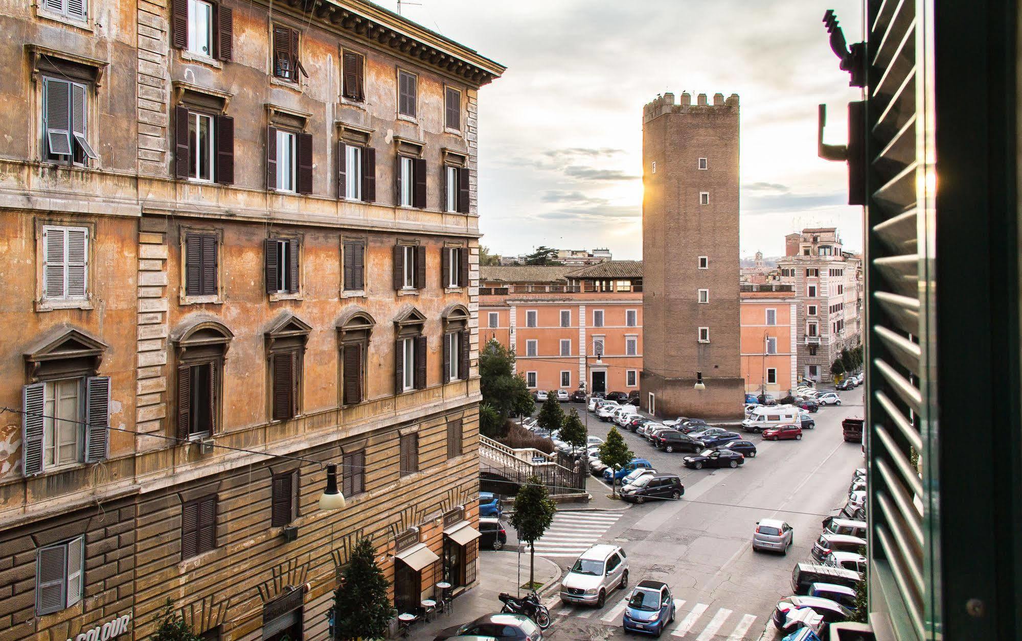 La Torre Couette-café Rome