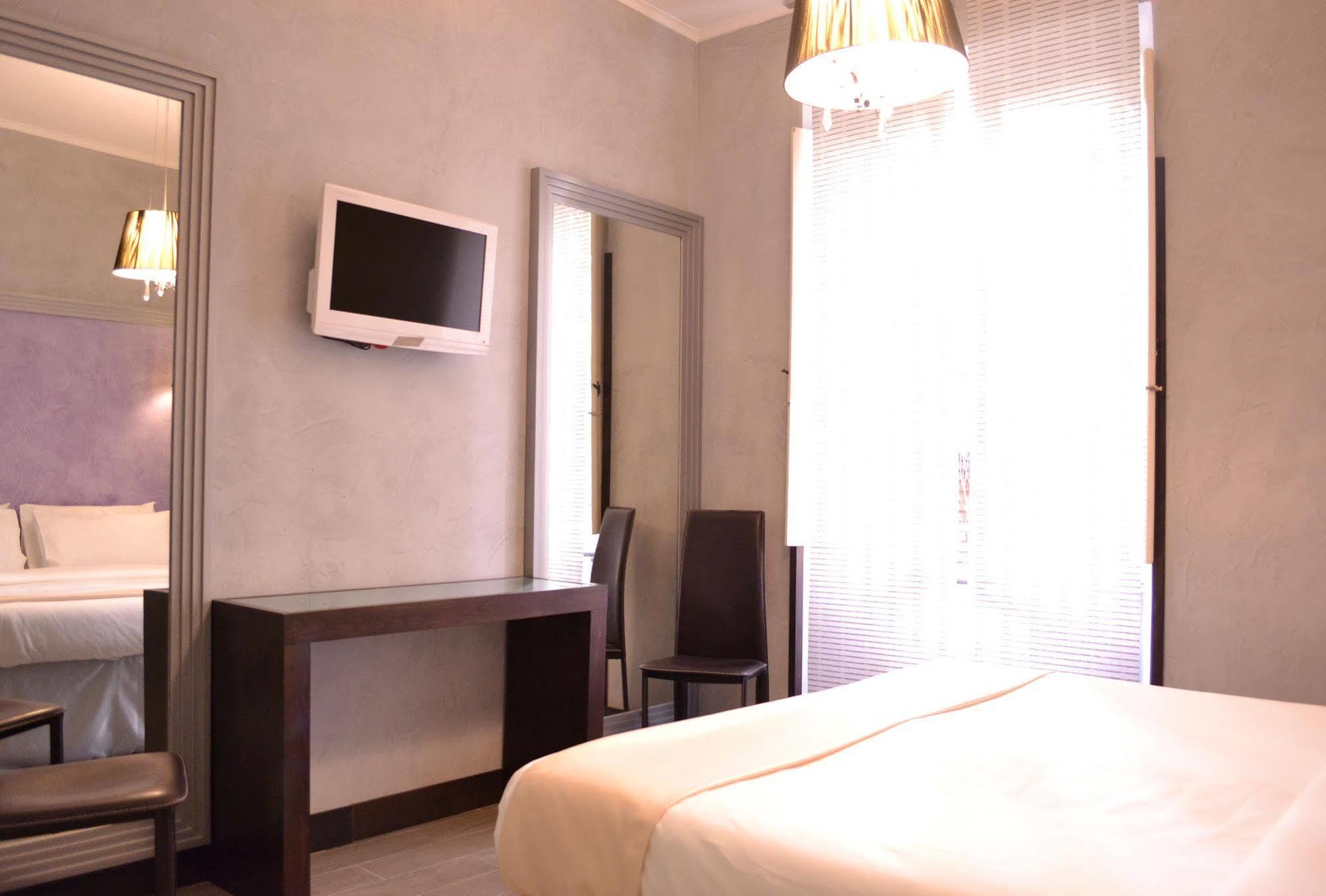 Tiburtina House 2*