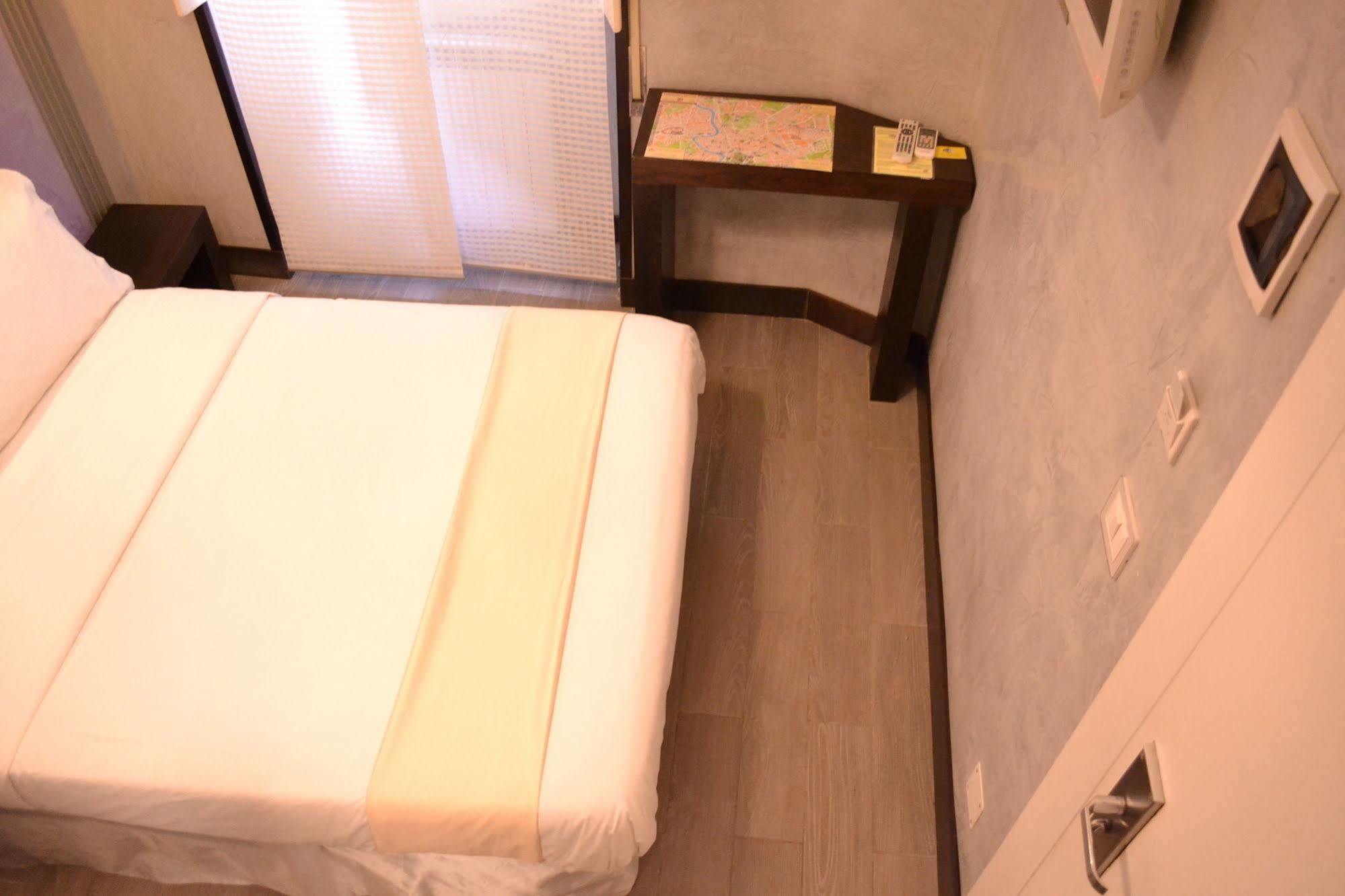 Tiburtina House 2*