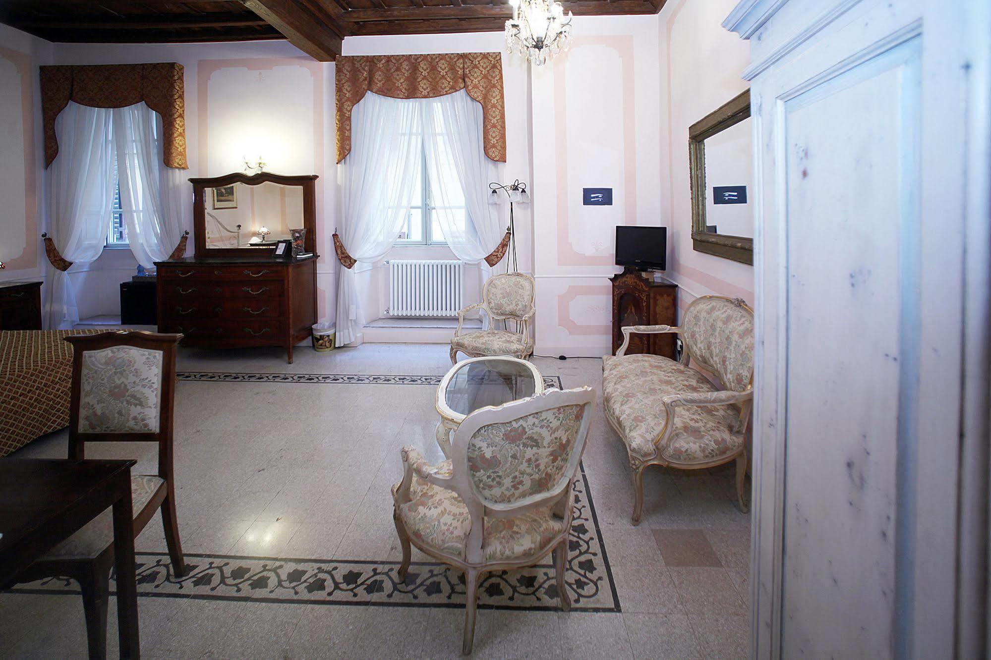 La Maison Dell'orologio 2* Rome