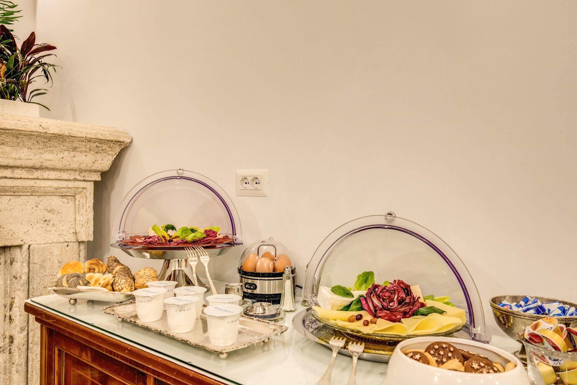 Couette-café Pantheonview - Luxury 2*