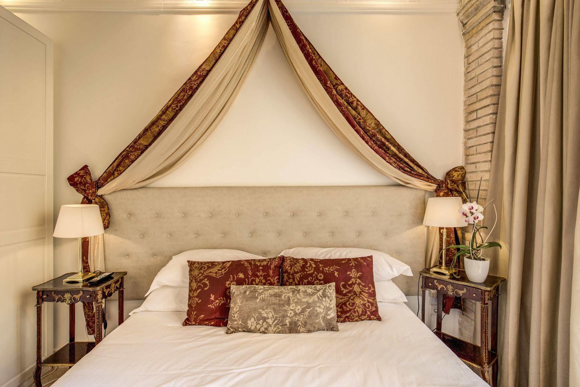 Couette-café Pantheonview - Luxury 2*