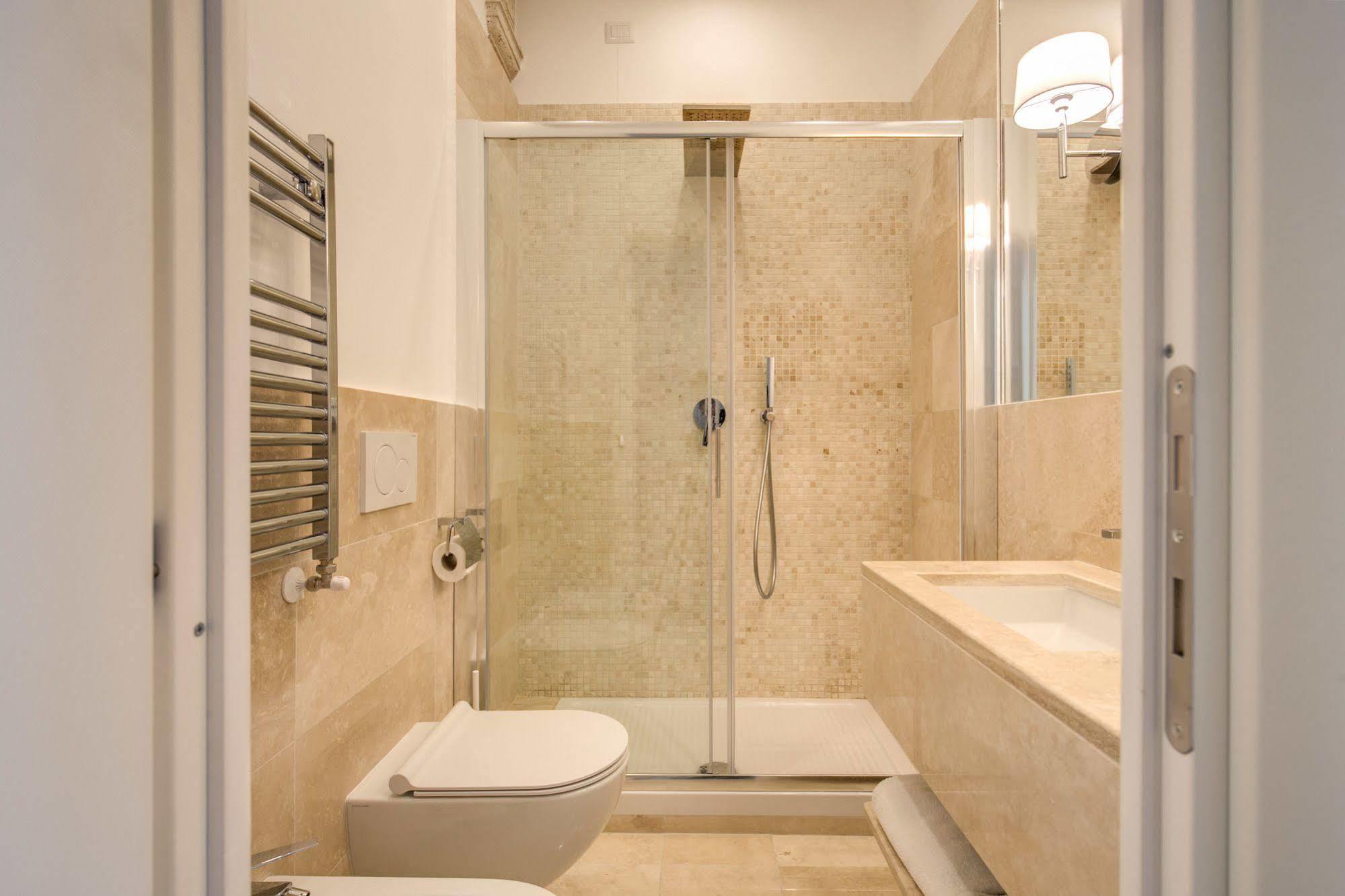Couette-café Pantheonview - Luxury 2*