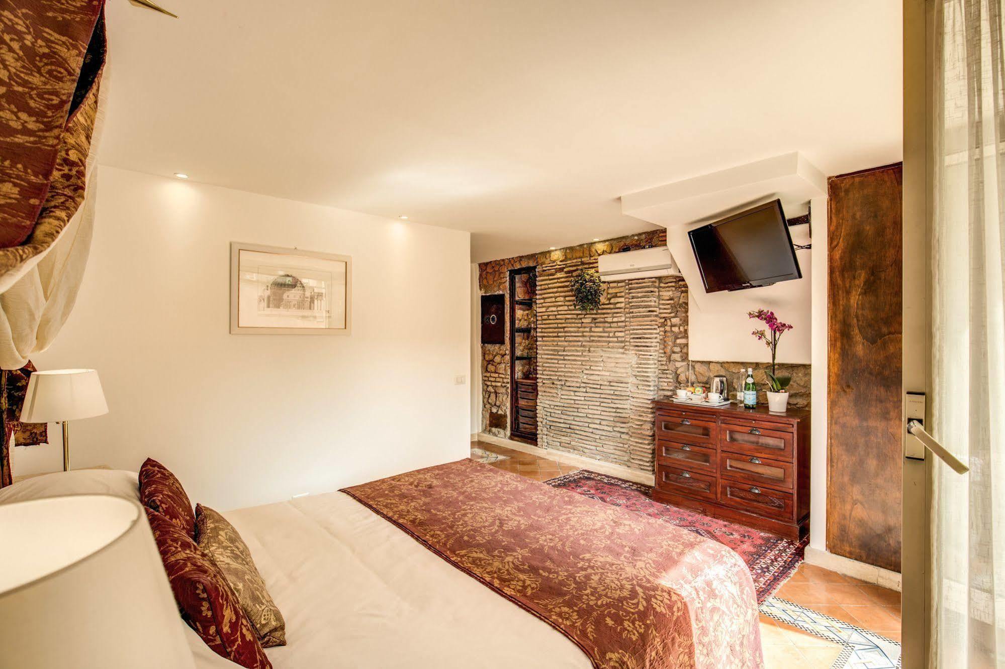 Couette-café Pantheonview - Luxury 2*
