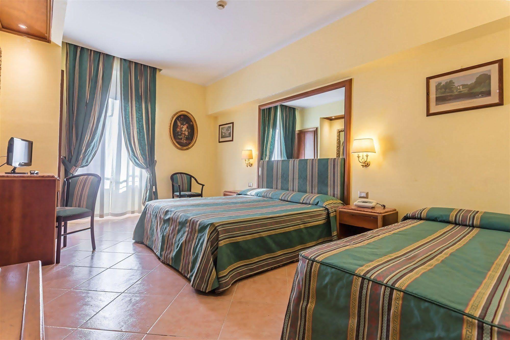 Raeli Noto Hotel