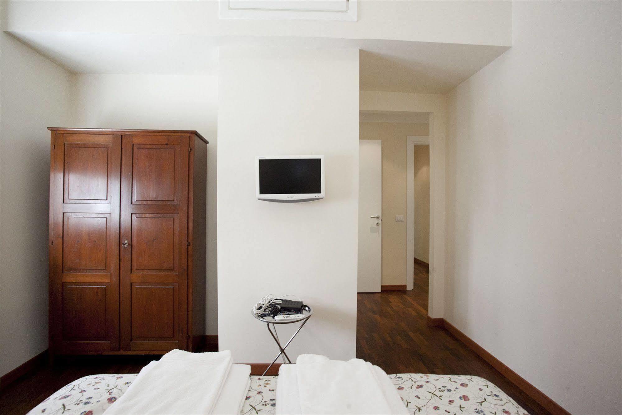 Santi Quattro Al Colosseo Bed & Breakfast