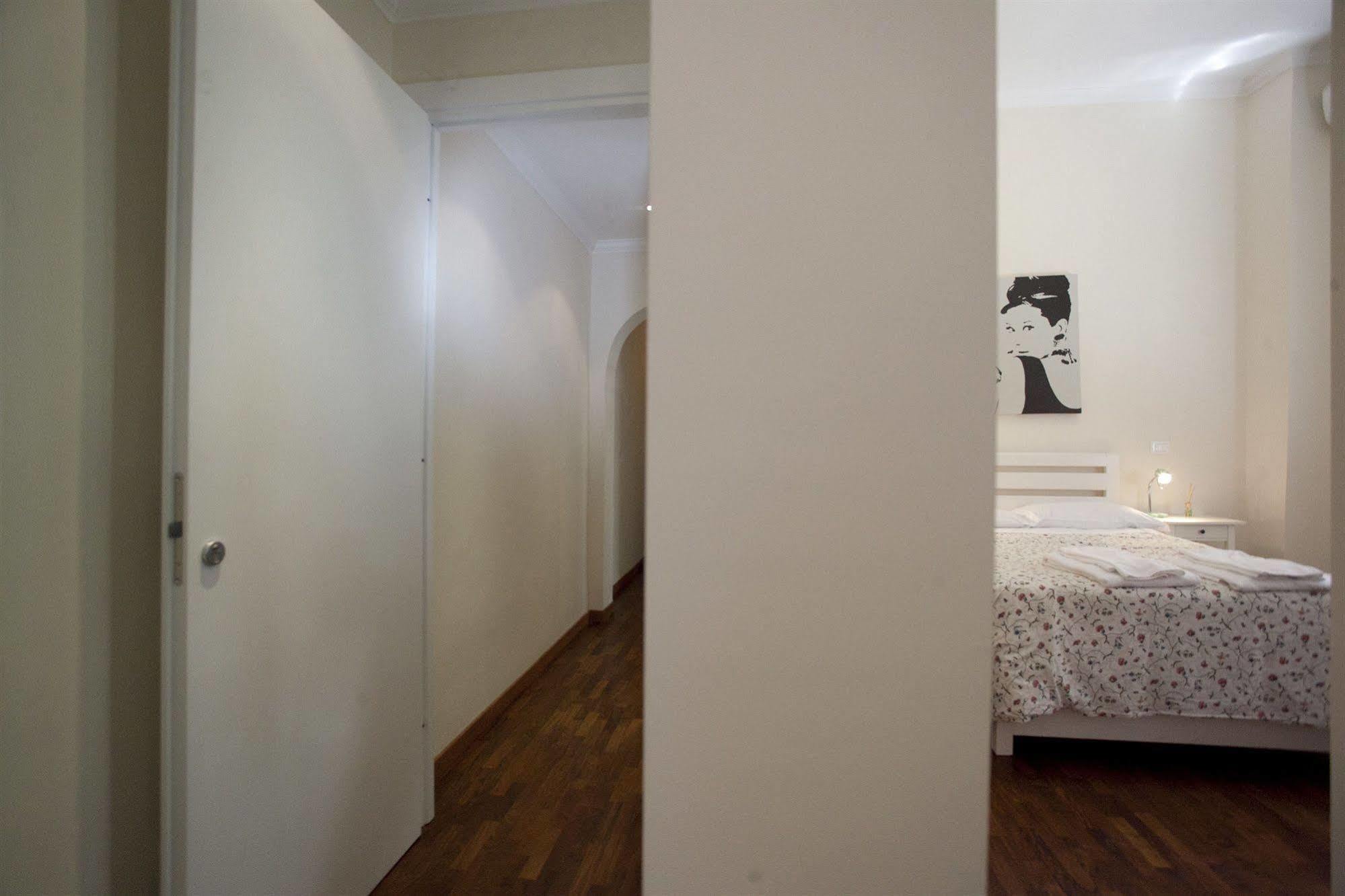 Santi Quattro Al Colosseo Bed & Breakfast 2*